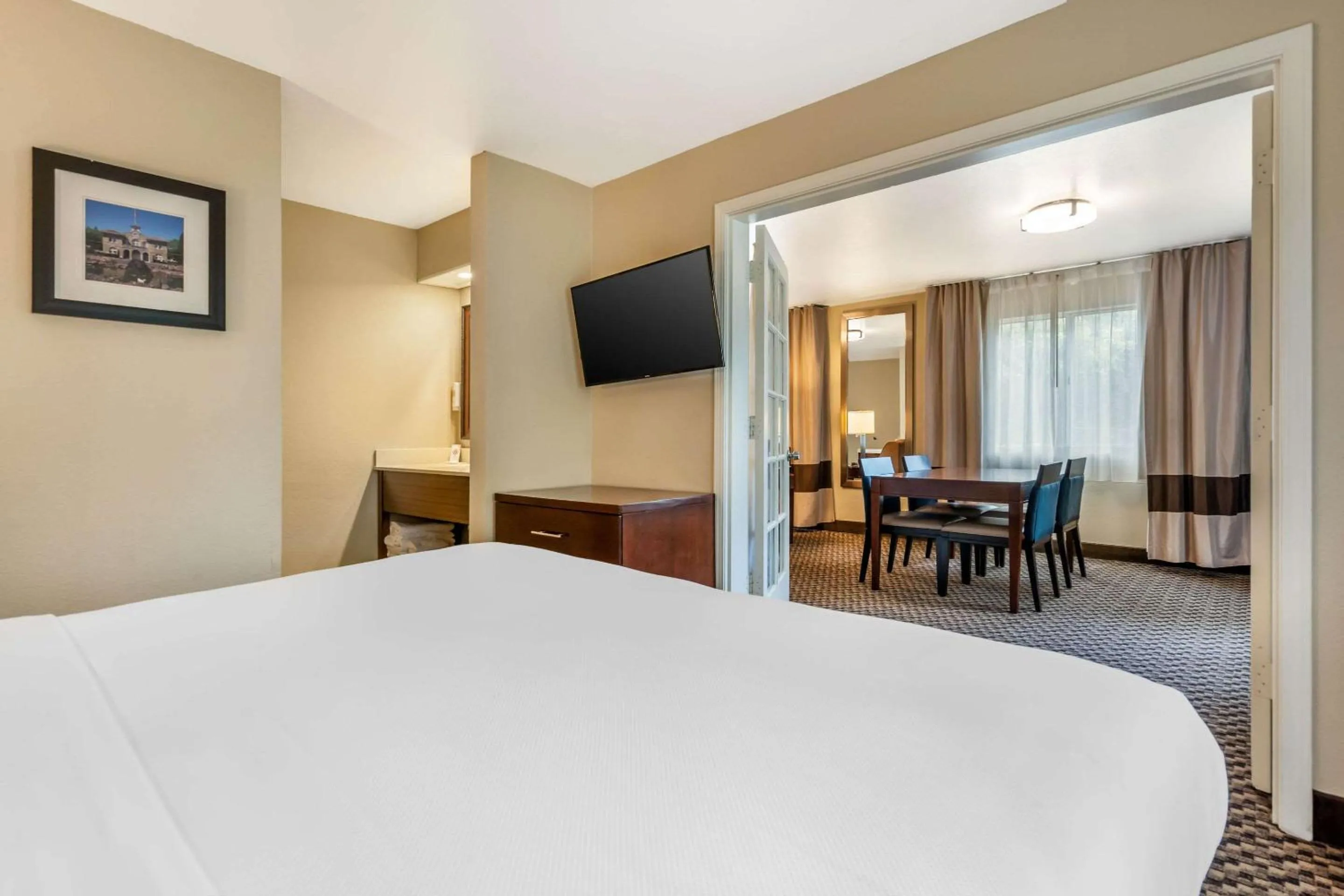 Bedroom, Bed in Comfort Inn Fairfield Napa Valley Area