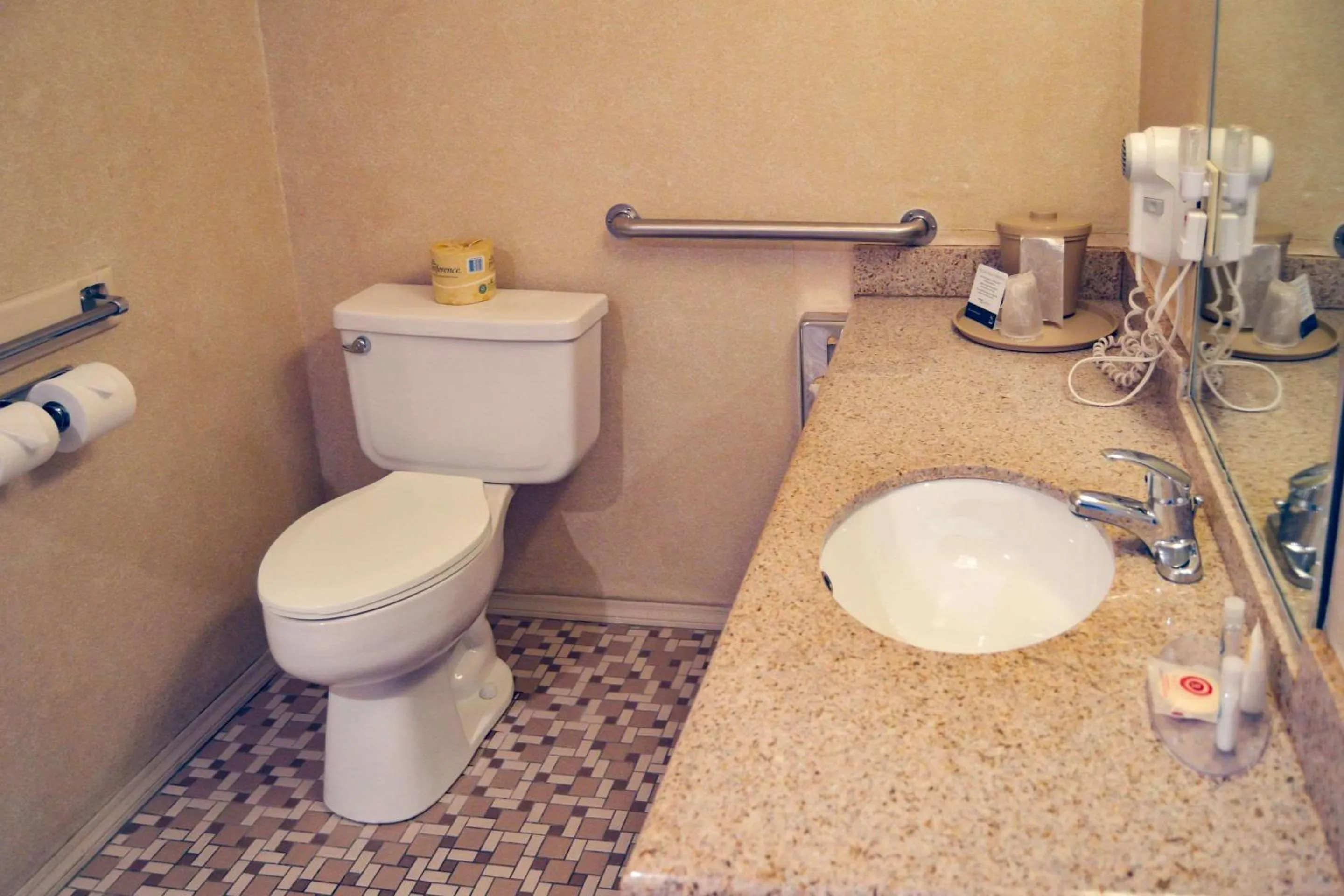 Bedroom in Quality Inn Yosemite Valley Gateway