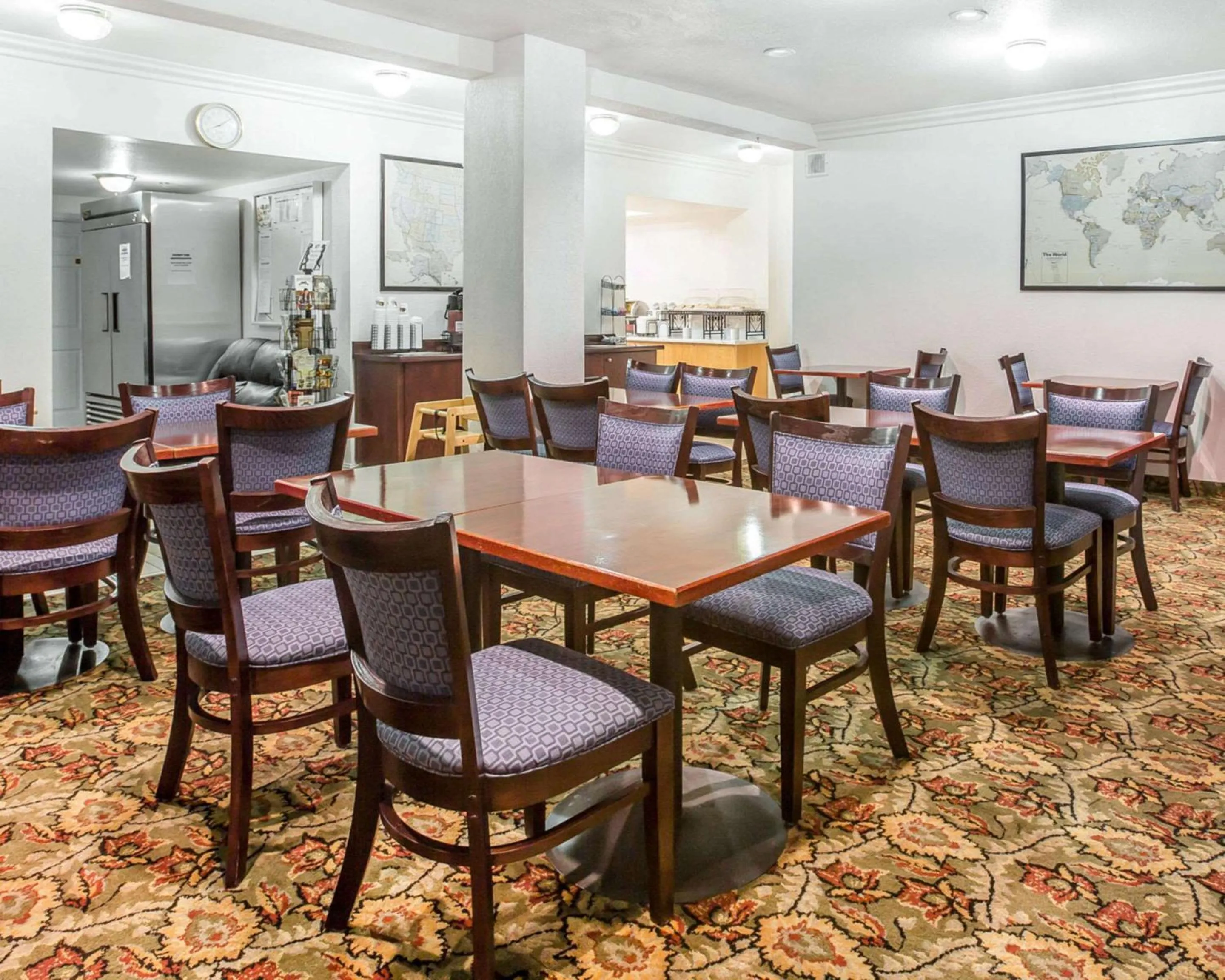 Restaurant/places to eat in Quality Inn Yosemite Valley Gateway