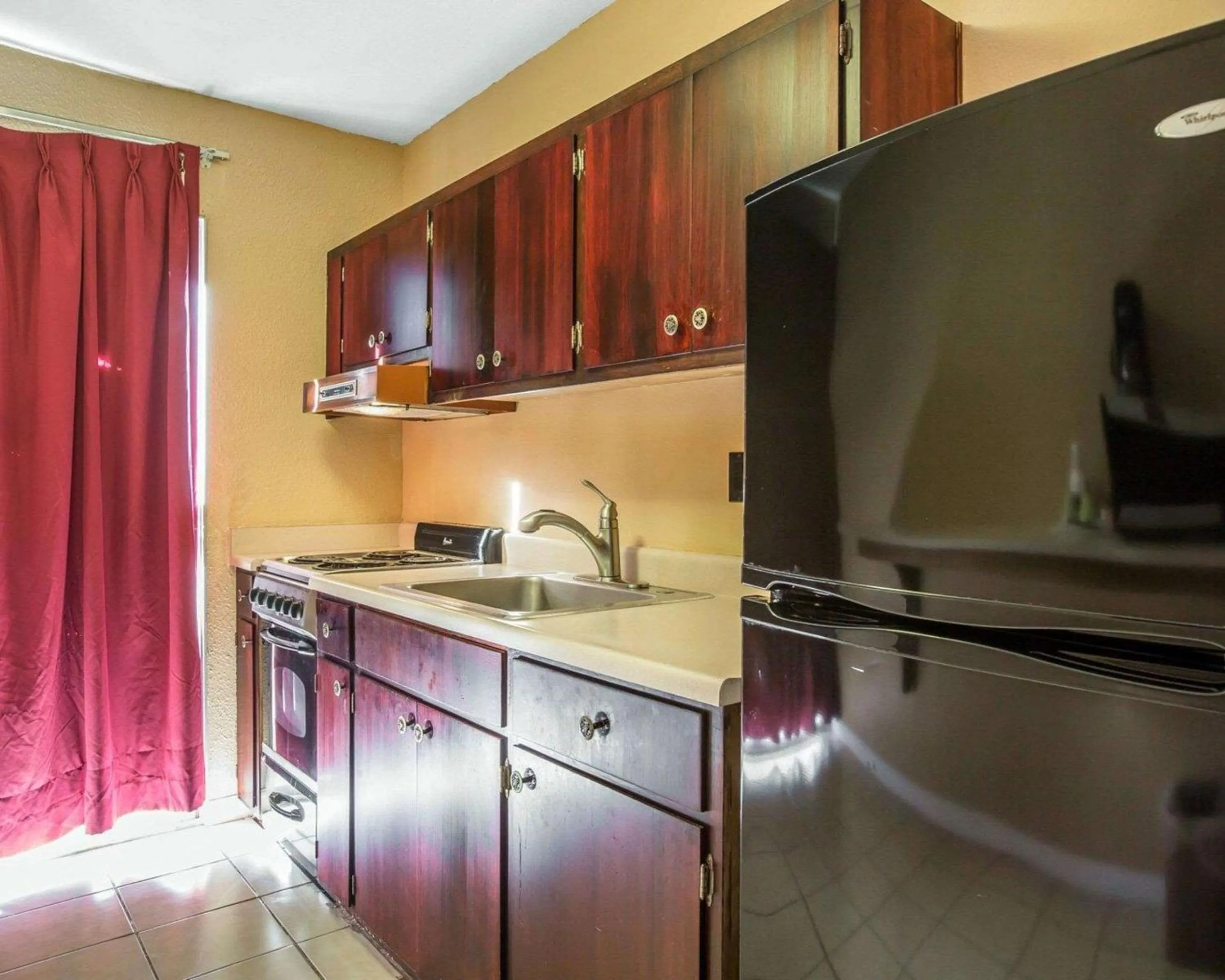 Bedroom in Quality Inn & Suites Cameron Park Shingle Springs