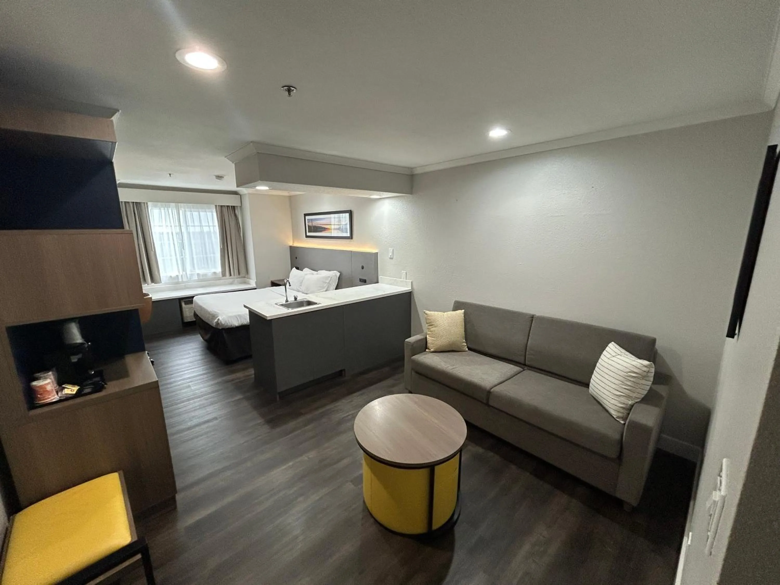 Bedroom, Bed in Quality Inn & Suites Santa Rosa South