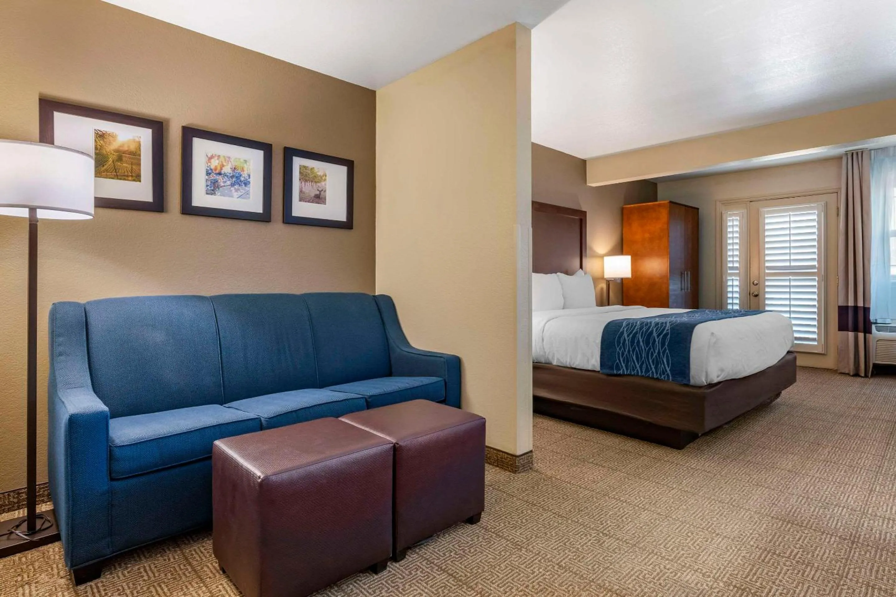Bedroom, Bed in Comfort Inn & Suites Ukiah Mendocino County
