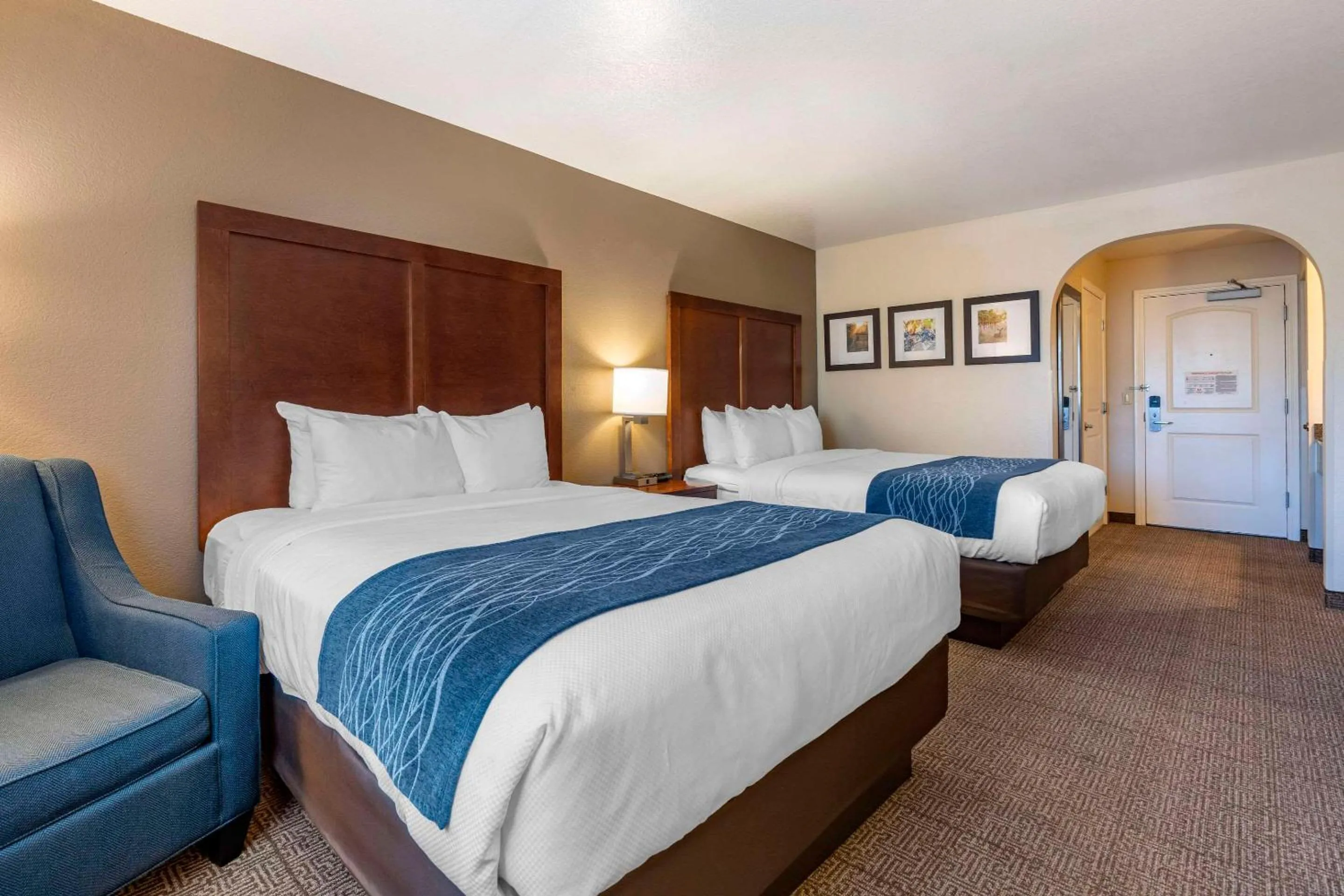 Bedroom, Bed in Comfort Inn & Suites Ukiah Mendocino County