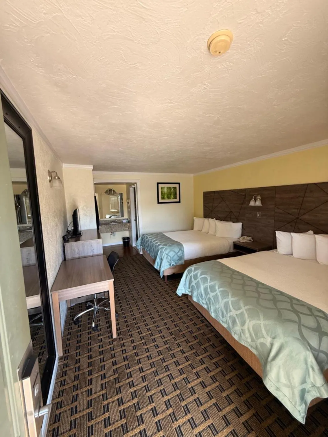 View (from property/room), Bed in The Inn at Baechtel Creek