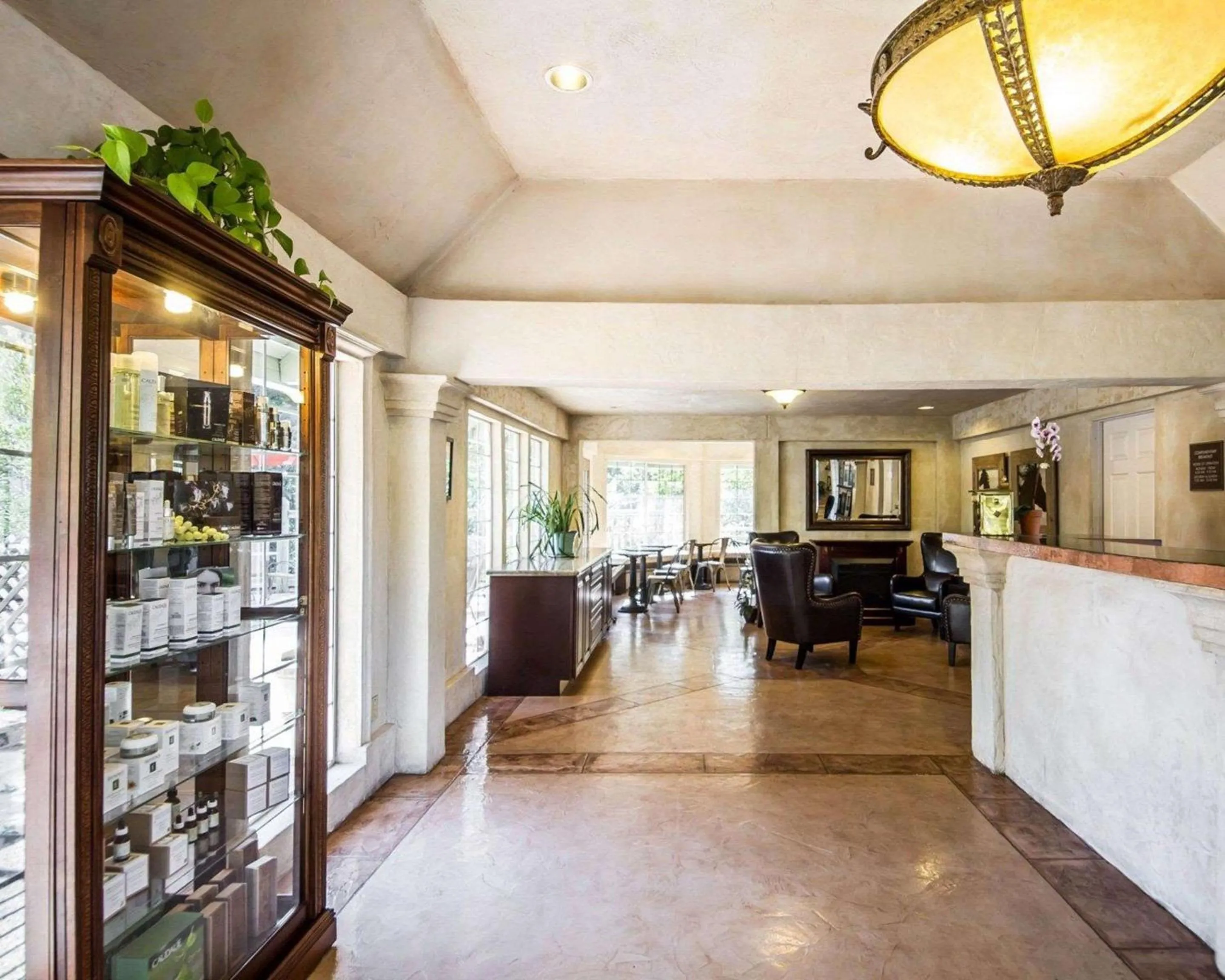 Lobby or reception in The Inn at Baechtel Creek