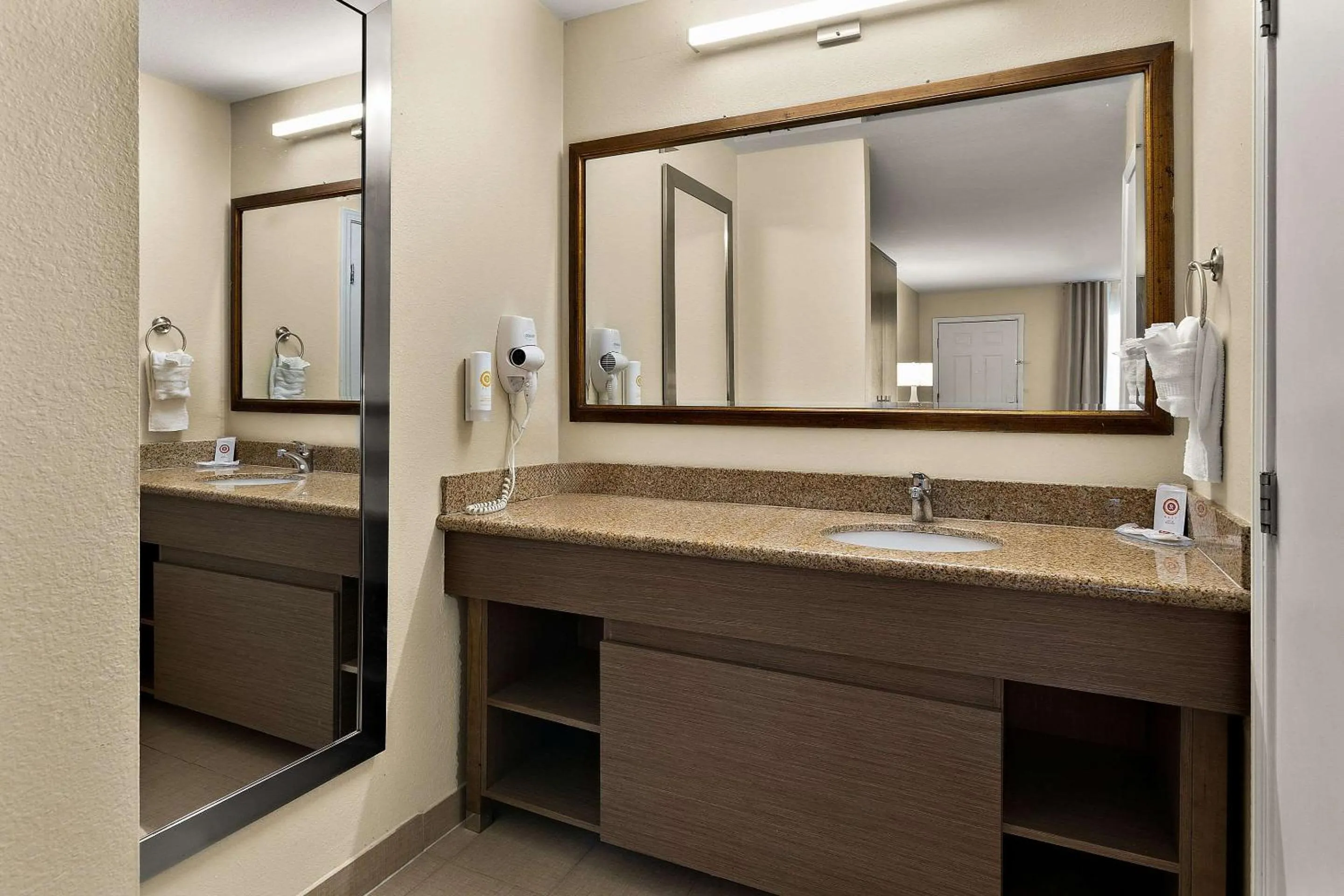 Bedroom in Comfort Inn & Suites Sequoia Kings Canyon