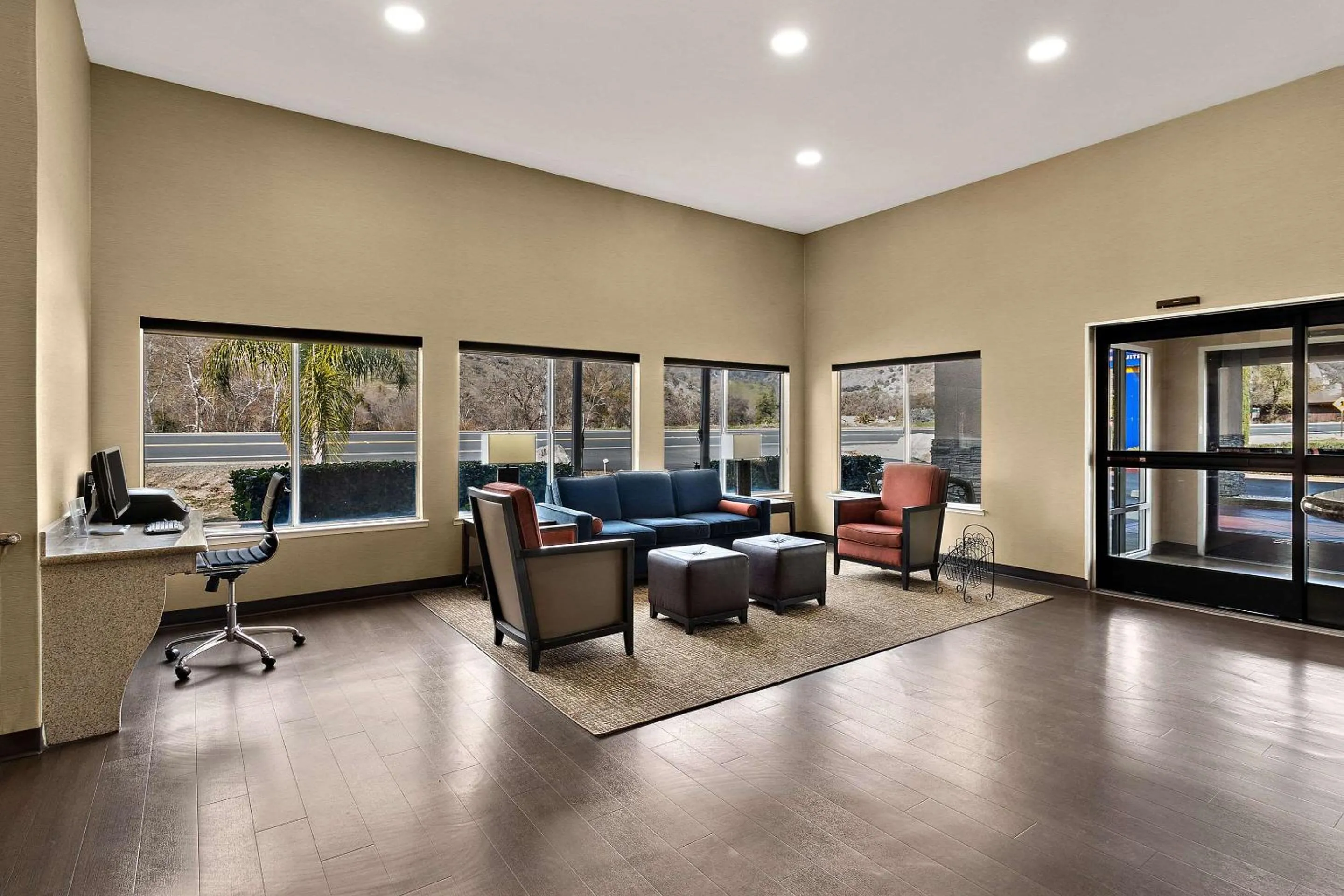 Lobby or reception in Comfort Inn & Suites Sequoia Kings Canyon