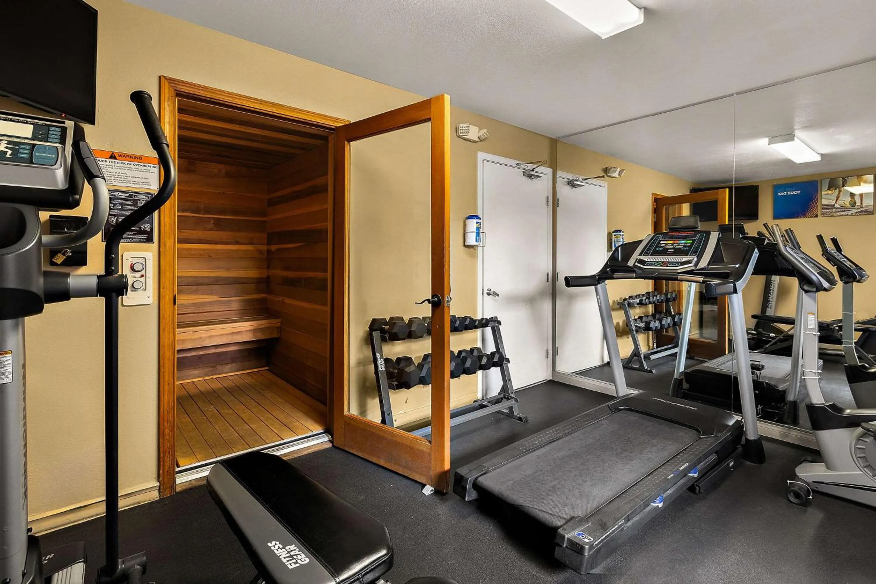 Fitness centre/facilities in Comfort Inn & Suites Sequoia Kings Canyon