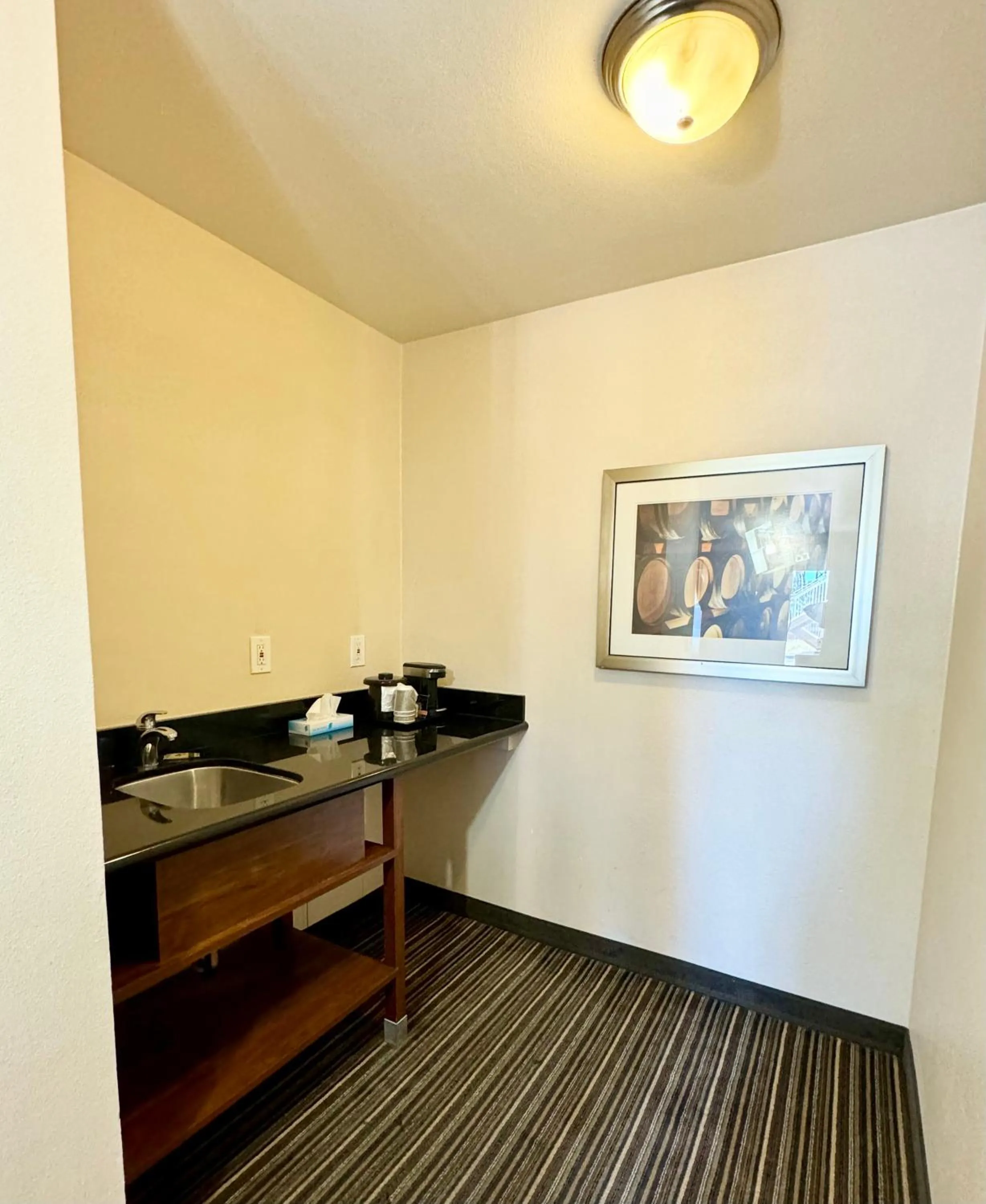 Restaurant/places to eat in Motel 6 Martinez, CA