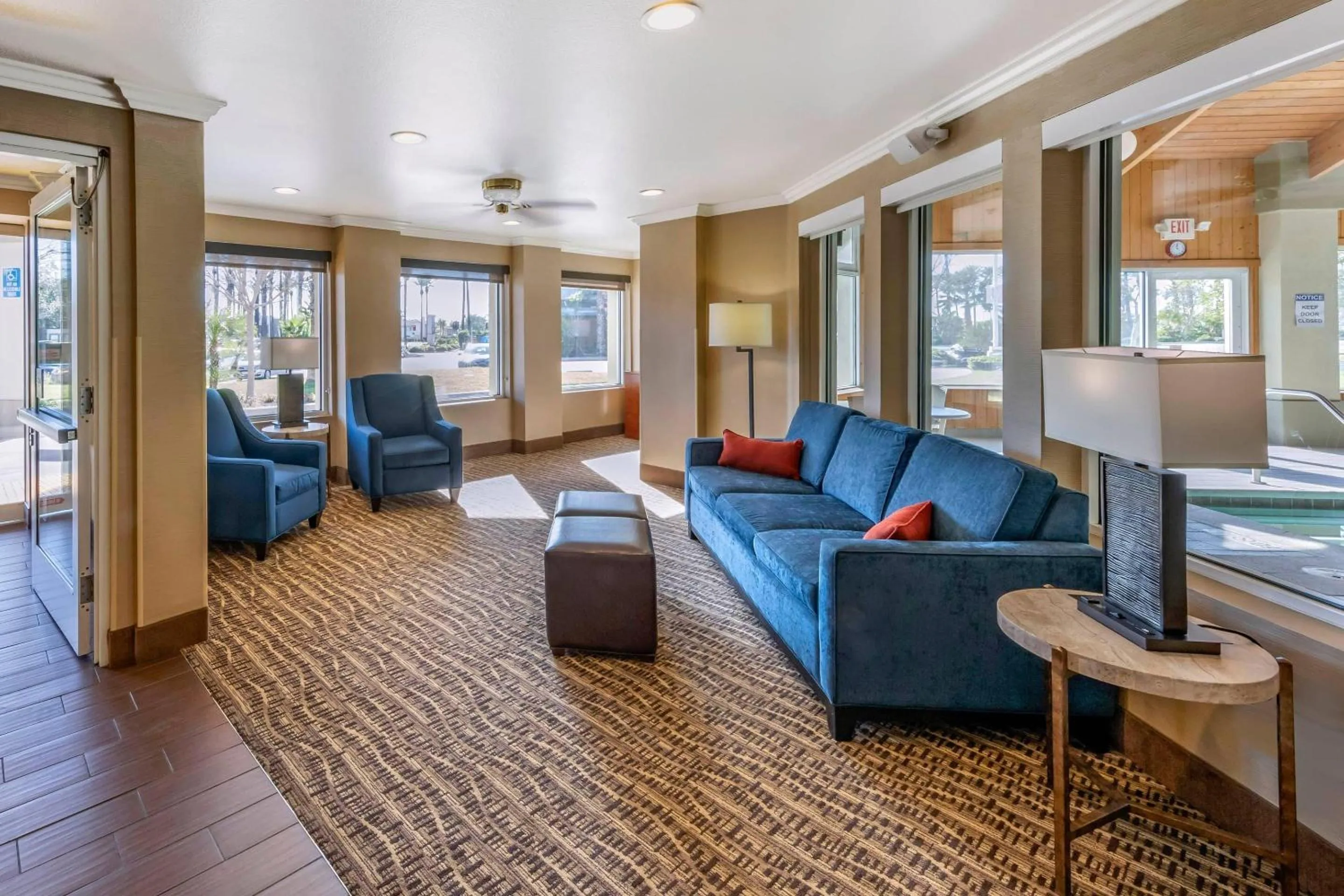 Lobby or reception in Comfort Inn Fontana