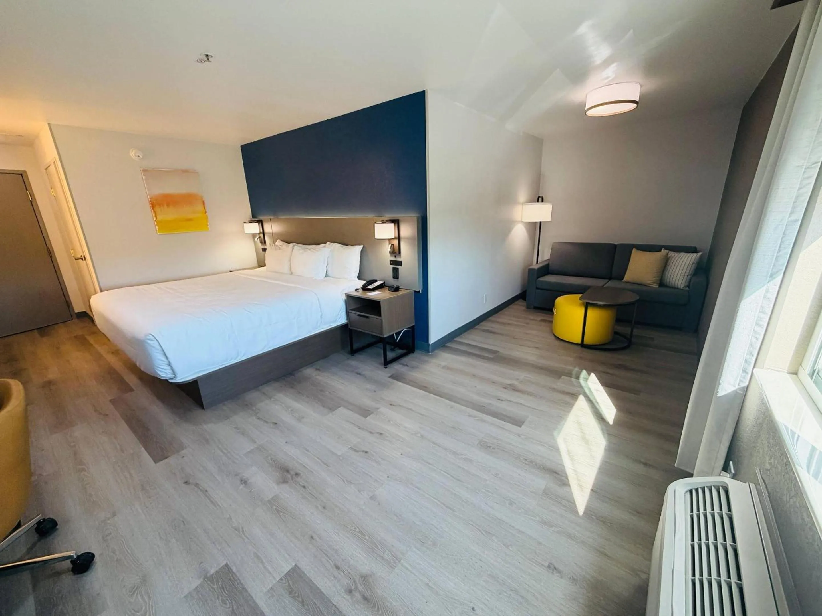 Bedroom, Bed in Comfort Inn Fontana