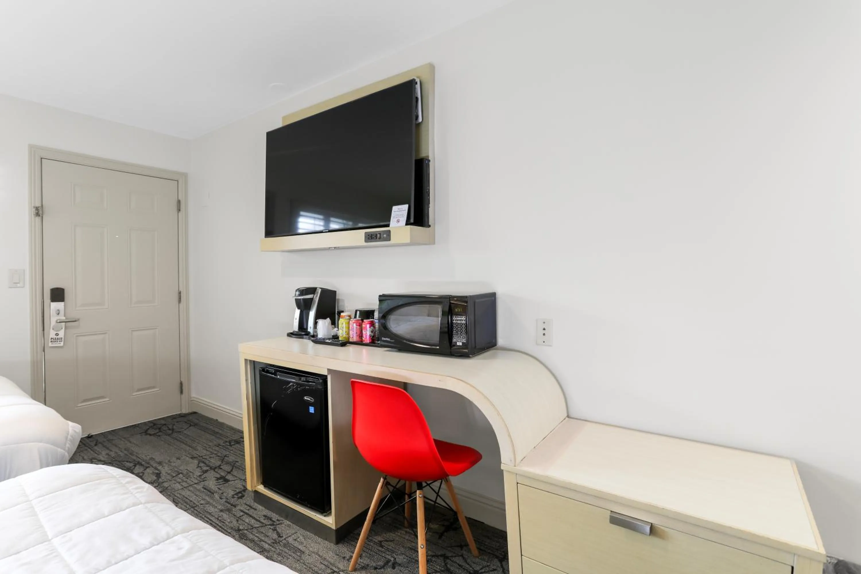 TV and multimedia, Bed in Signature Inn Berkeley