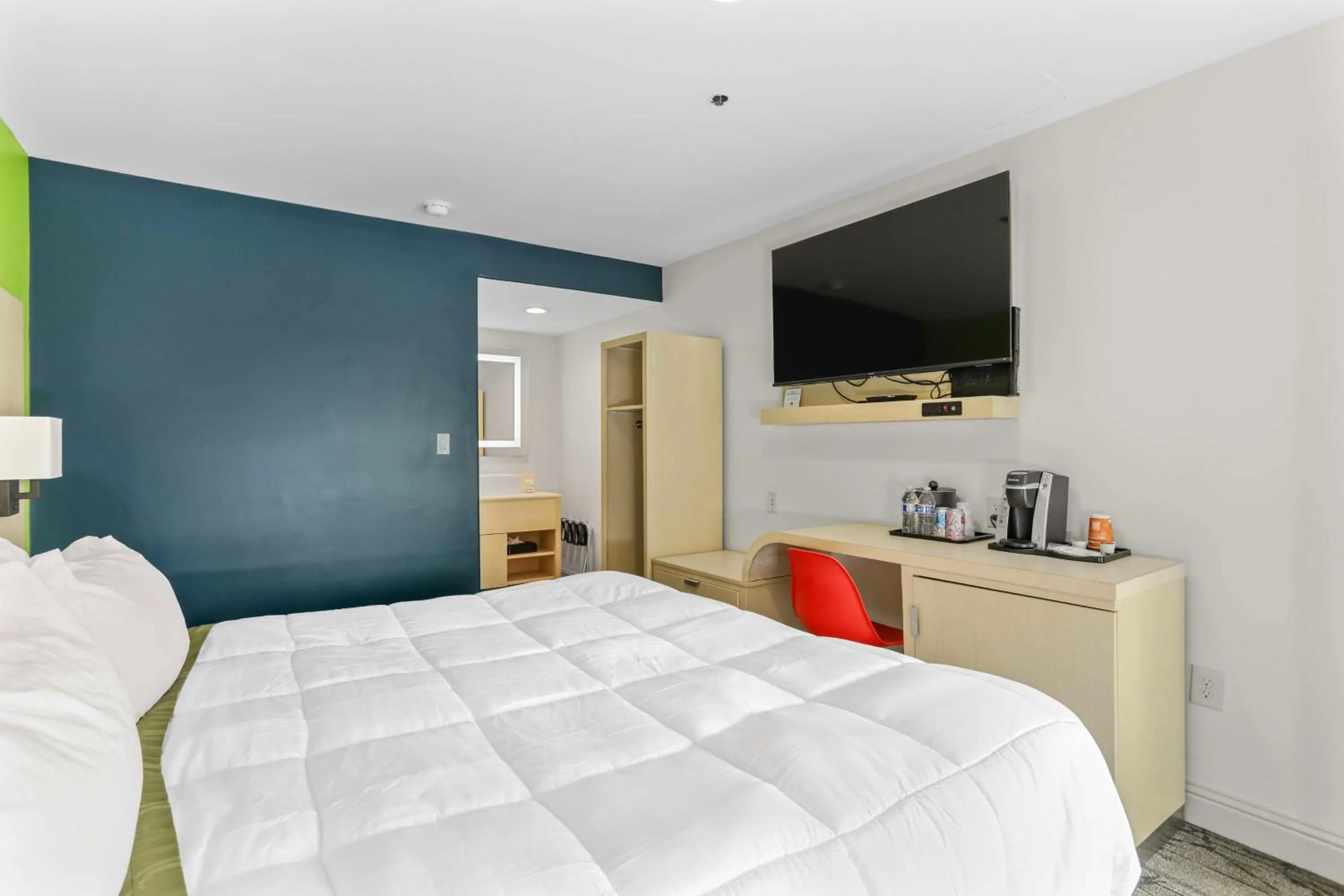 Bedroom, Bed in Signature Inn Berkeley