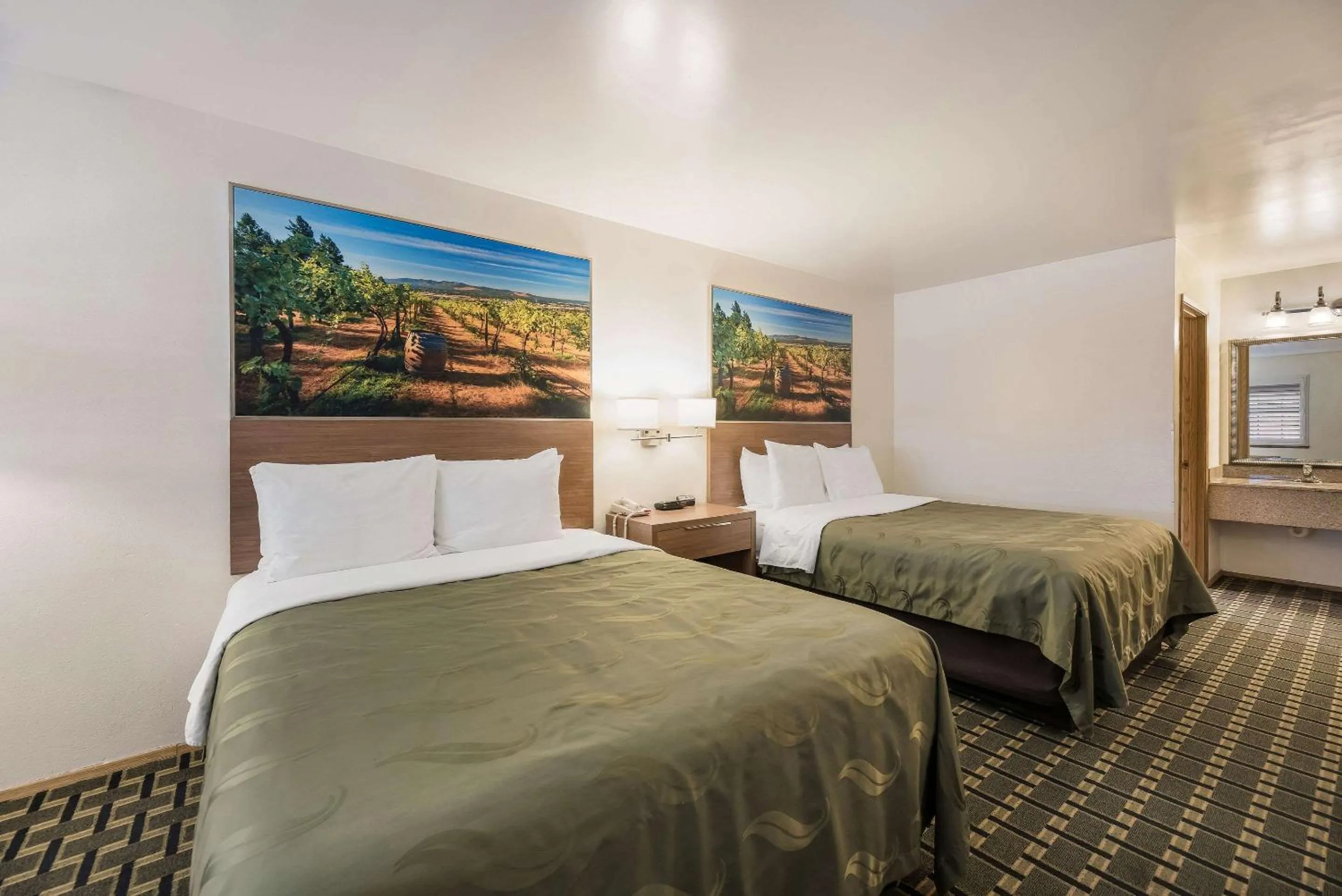 Bedroom, Bed in Quality Inn Near Fort Hunter Liggett