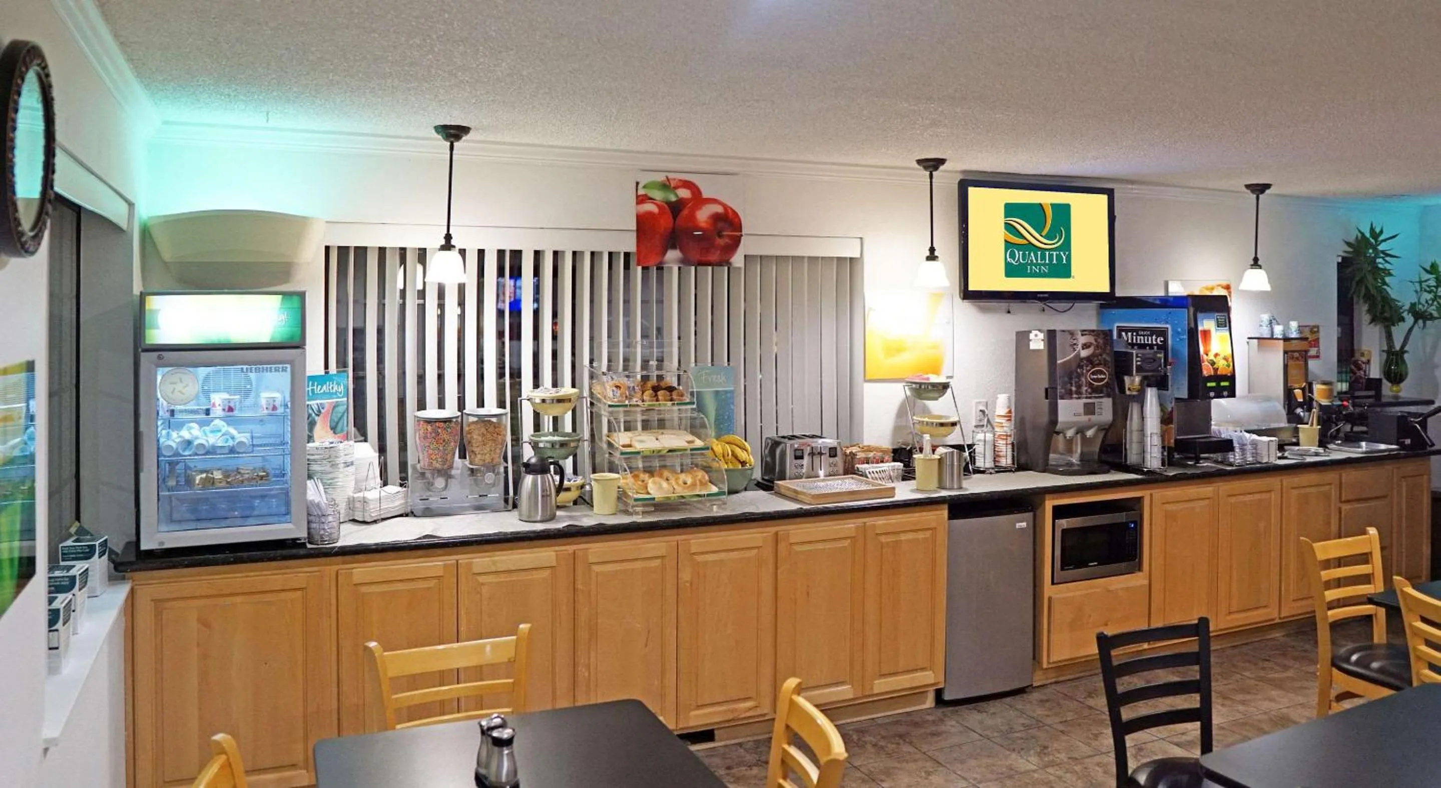 Breakfast in Quality Inn Near Fort Hunter Liggett