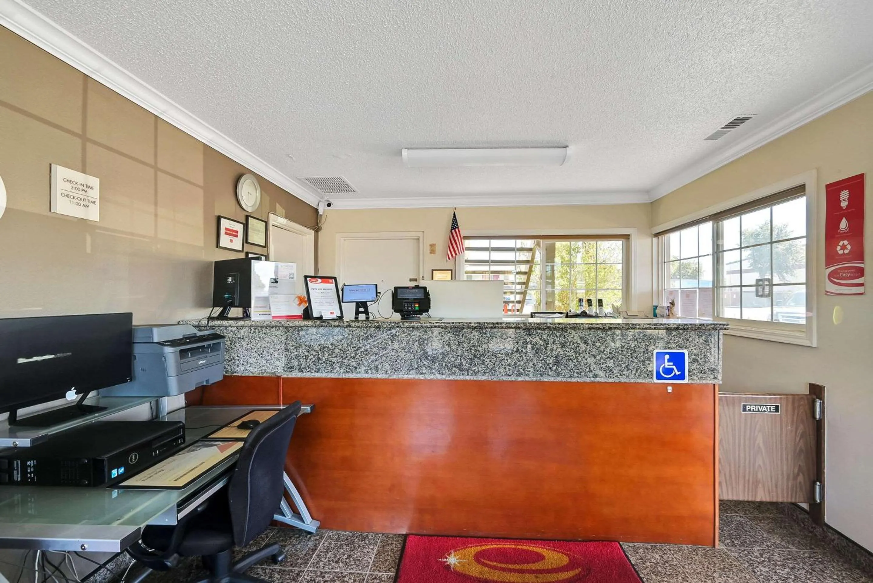 Lobby or reception in Econo Lodge Woodland near I-5