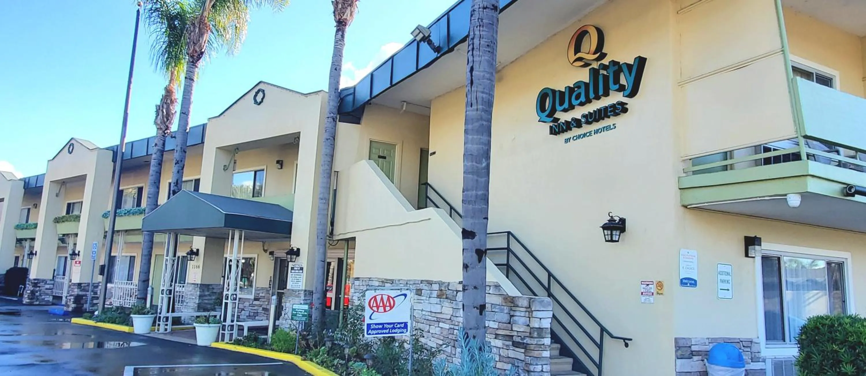 Property building in Quality Inn & Suites Anaheim at the Park