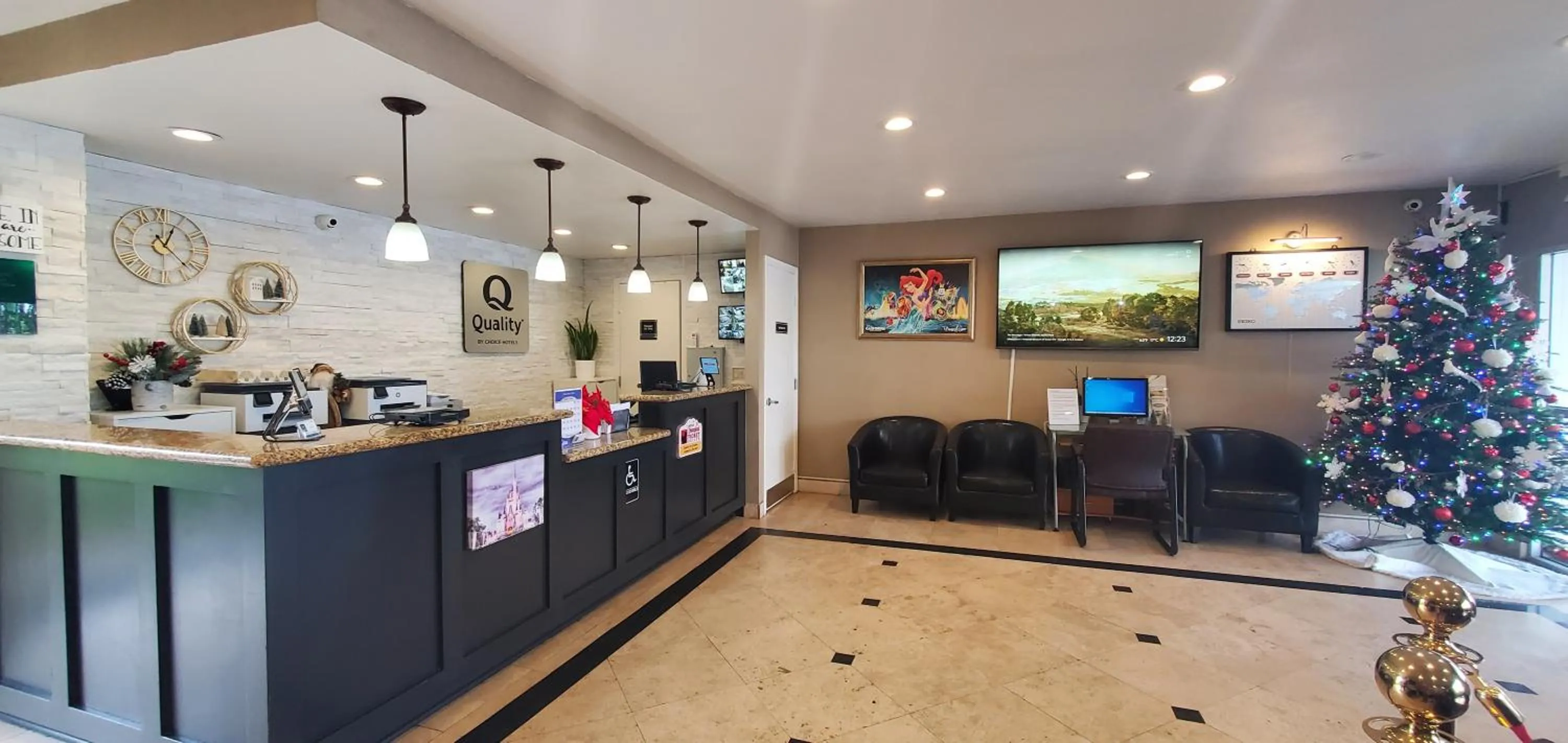 Lobby or reception in Quality Inn & Suites Anaheim at the Park