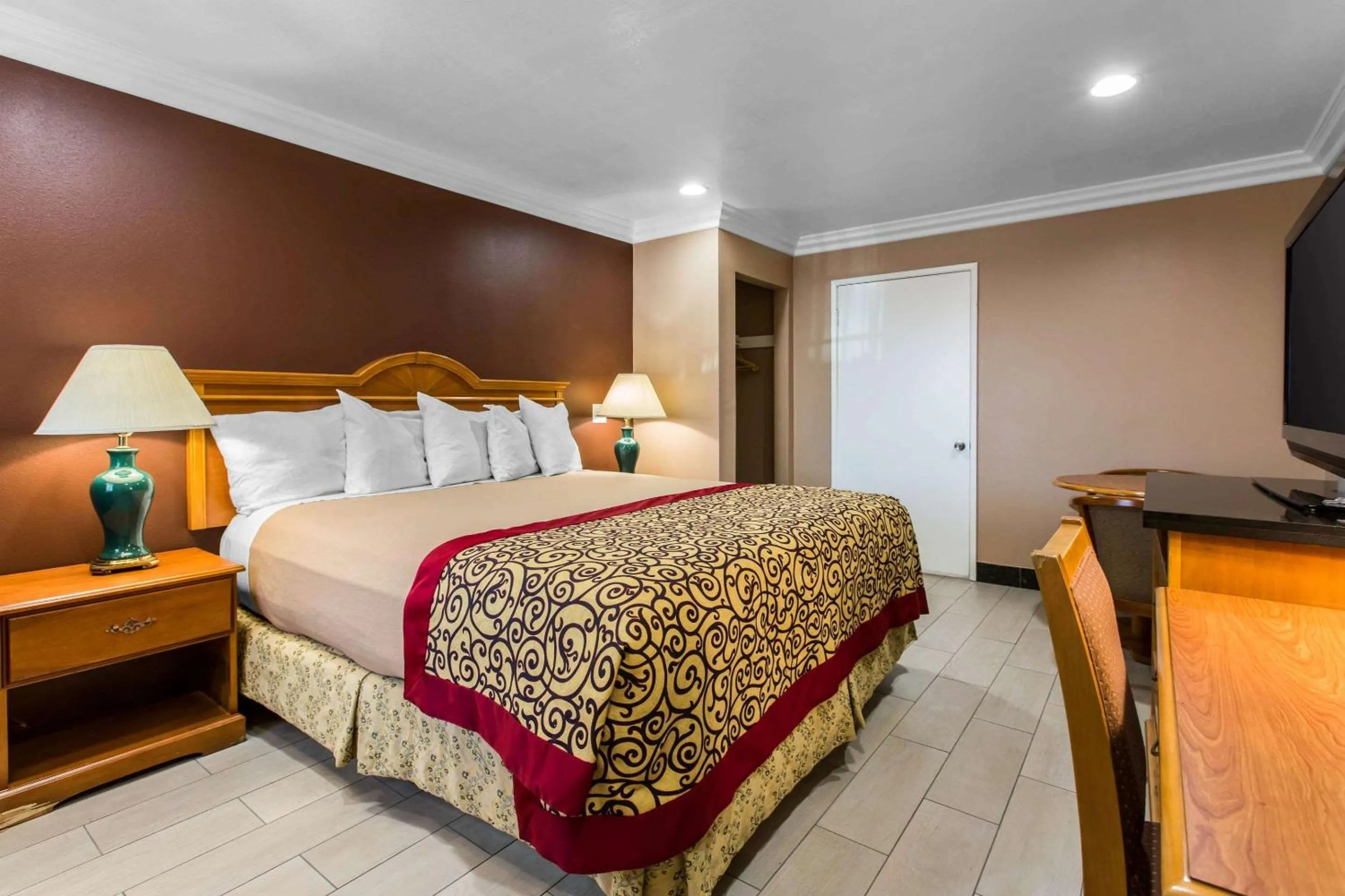 Photo of the whole room, Bed in Rodeway Inn Cypress - Buena Park