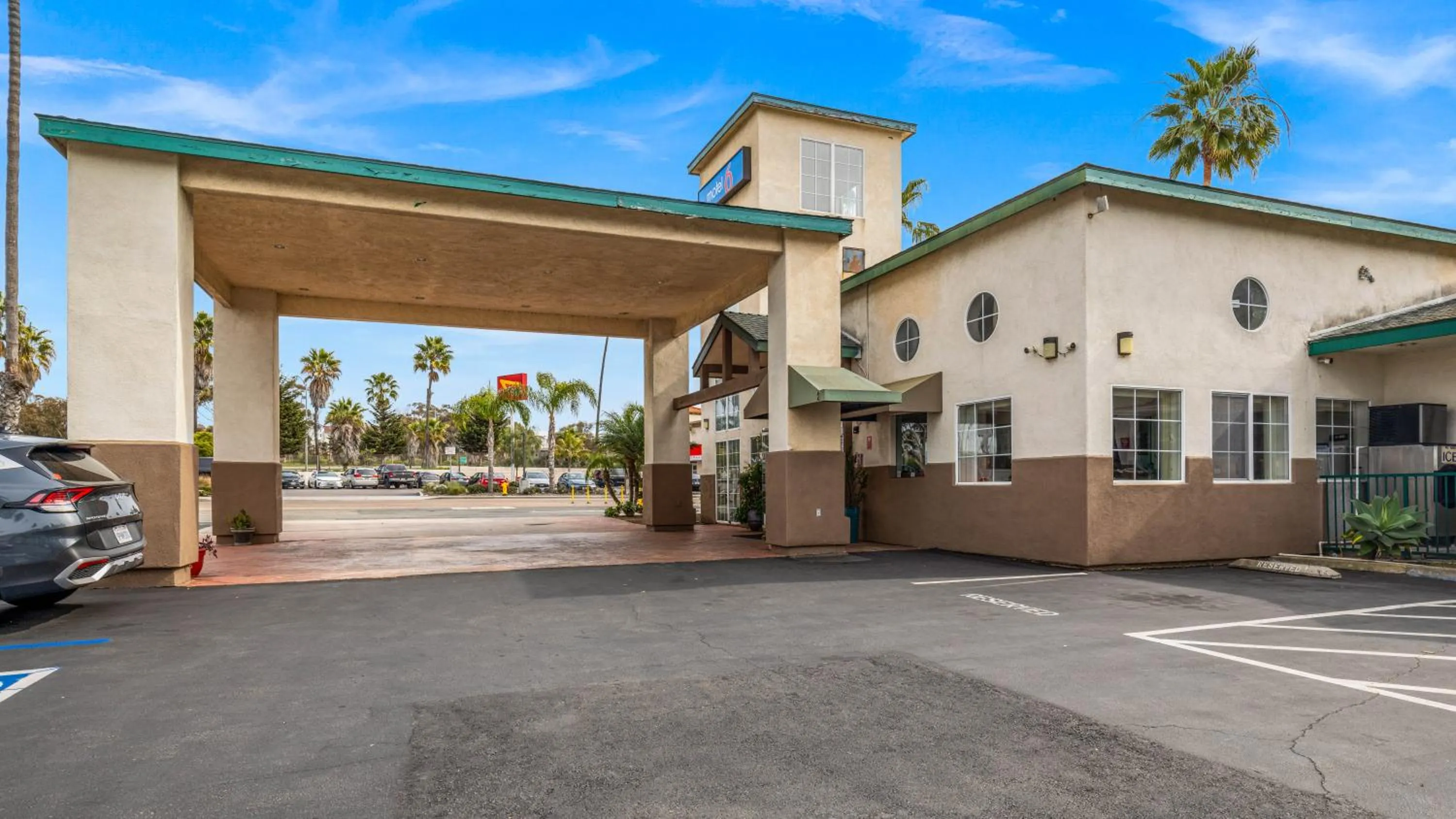 Property building in Oceanside, CA – Marina / Camp Pendleton
