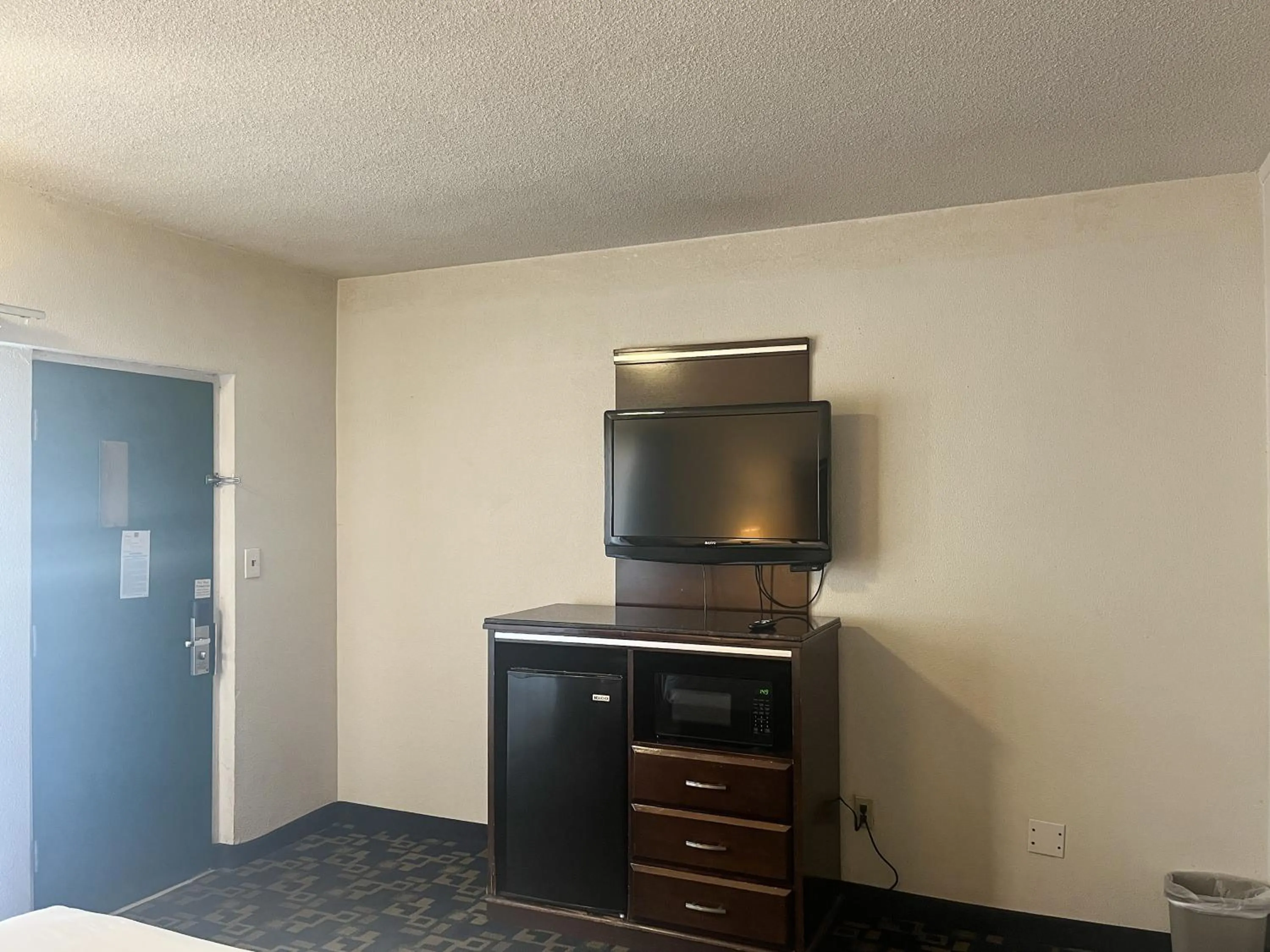 TV and multimedia in Oceanside, CA – Marina / Camp Pendleton