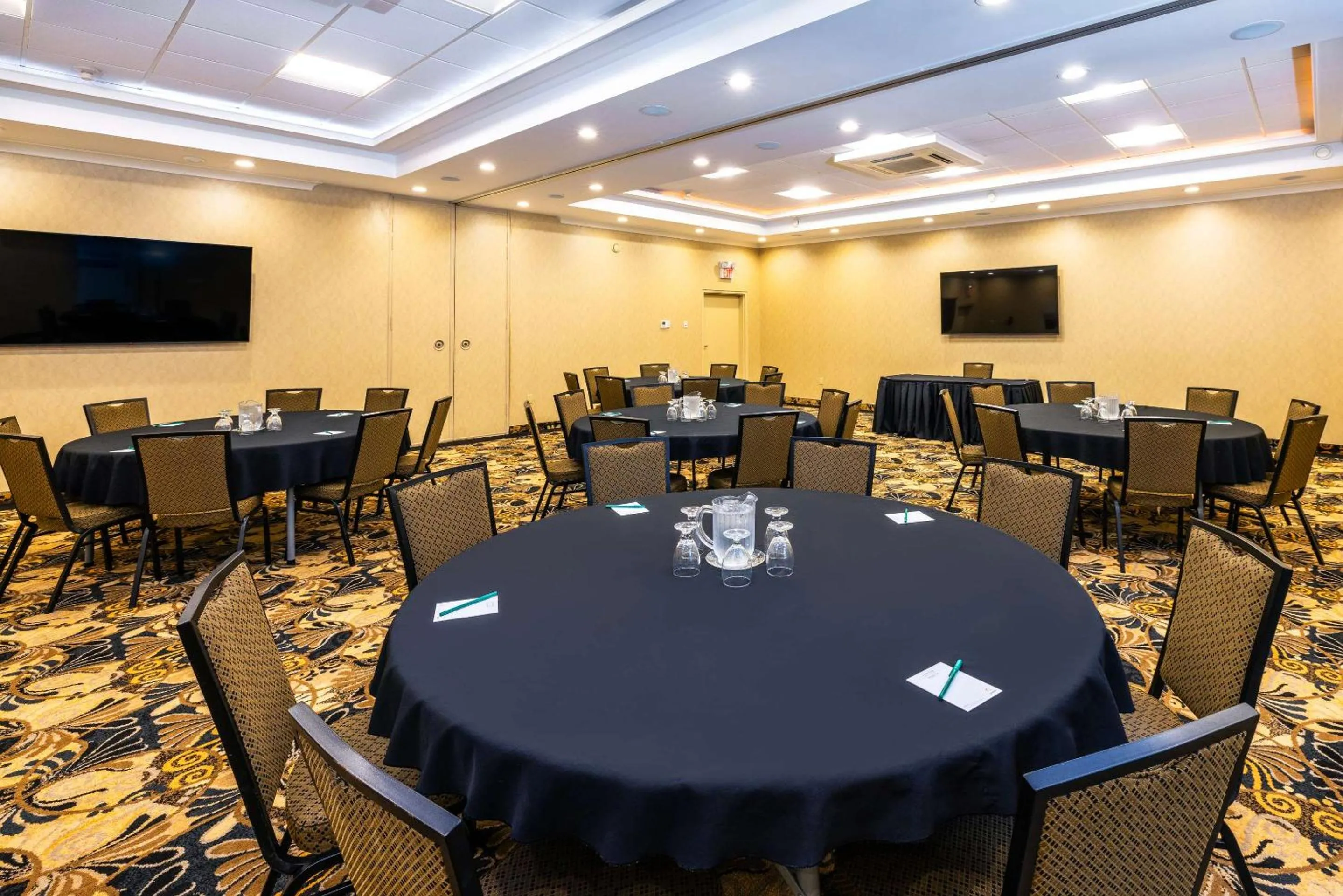 Meeting/conference room in Quality Inn & Suites Garden of the Gulf