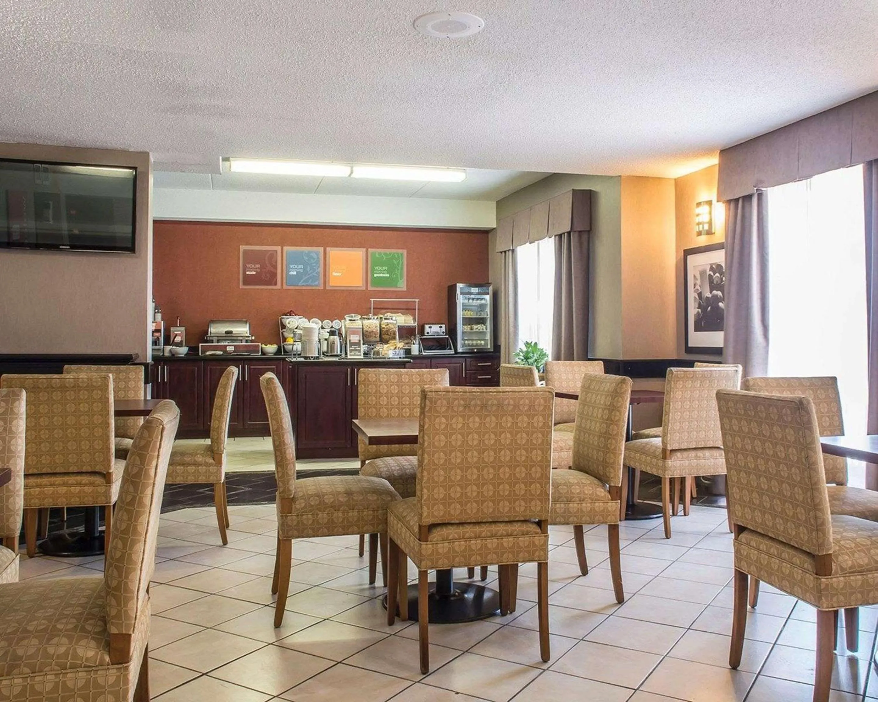 Restaurant/places to eat in Comfort Inn