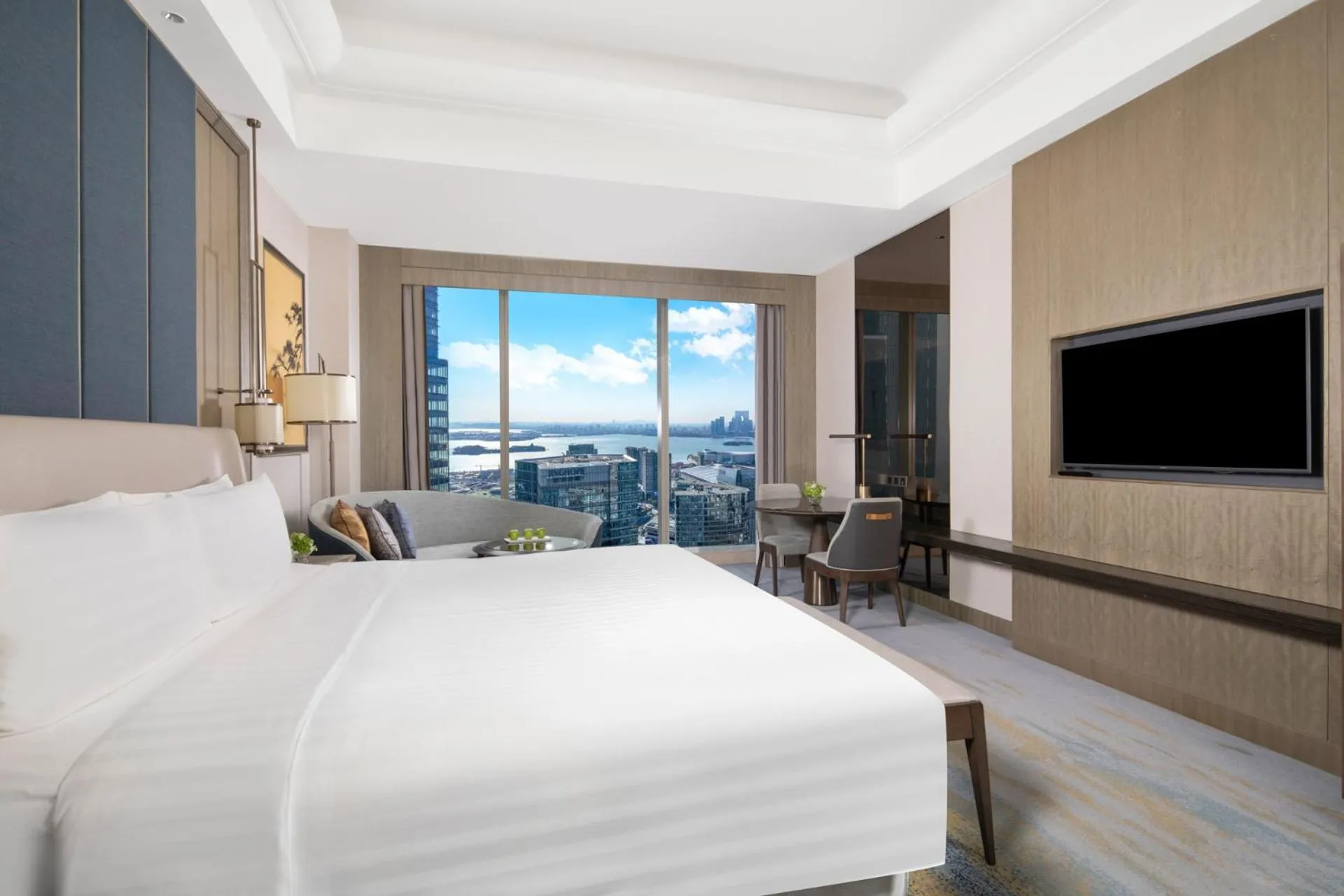 Bed in Shangri-La Yuanqu, Suzhou