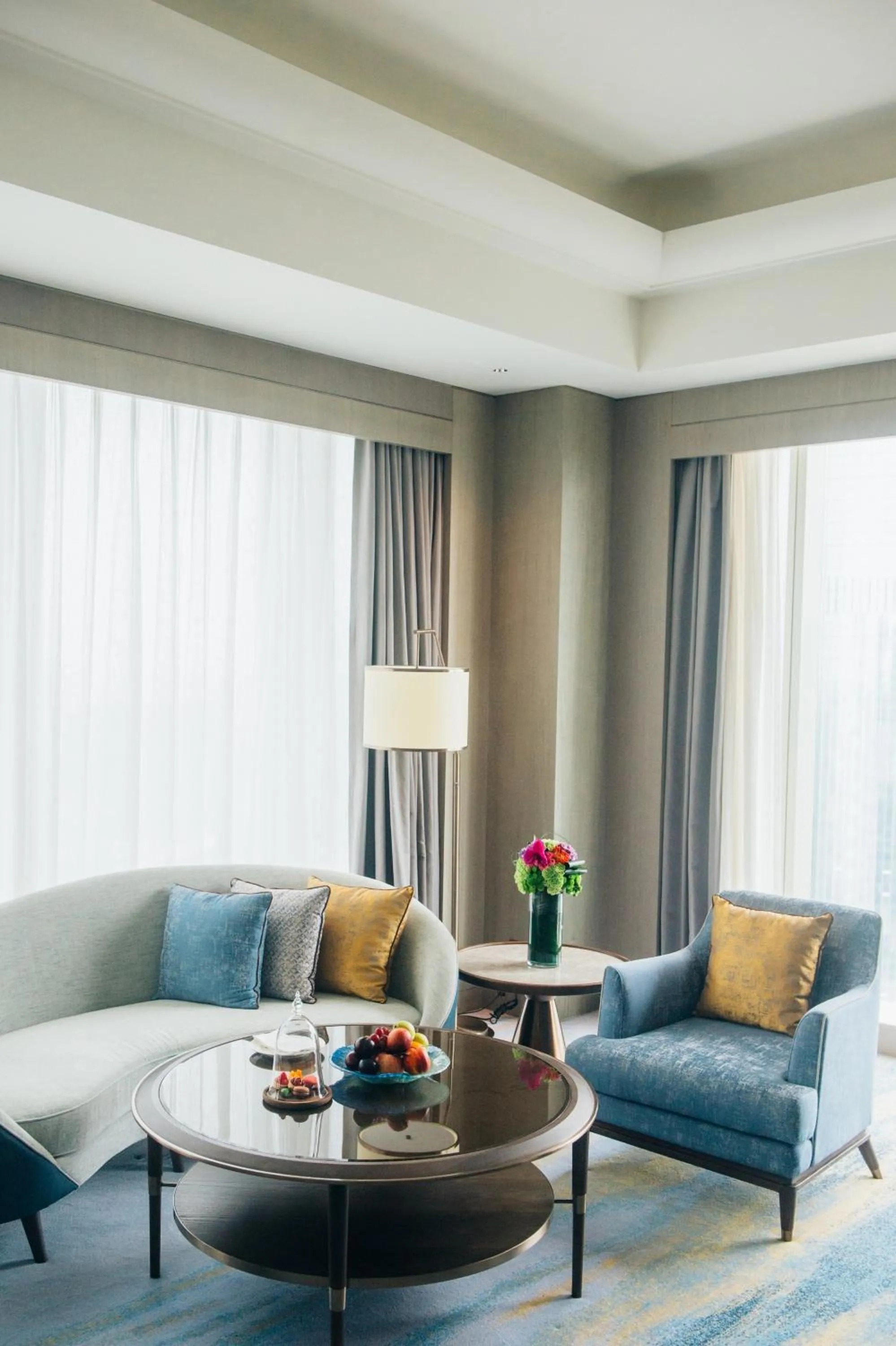 Living room in Shangri-La Yuanqu, Suzhou