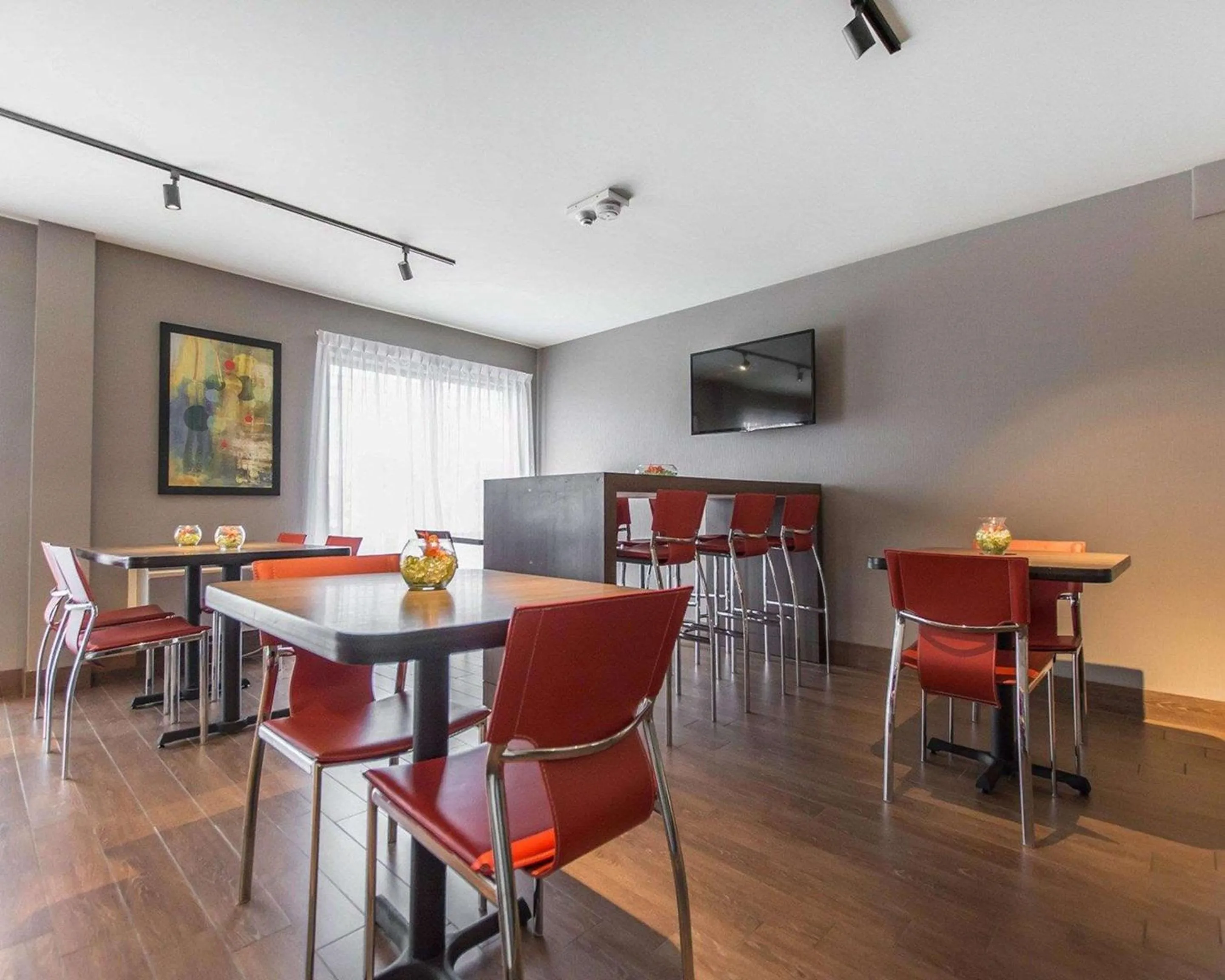 Restaurant/places to eat in Comfort Inn Val D'Or