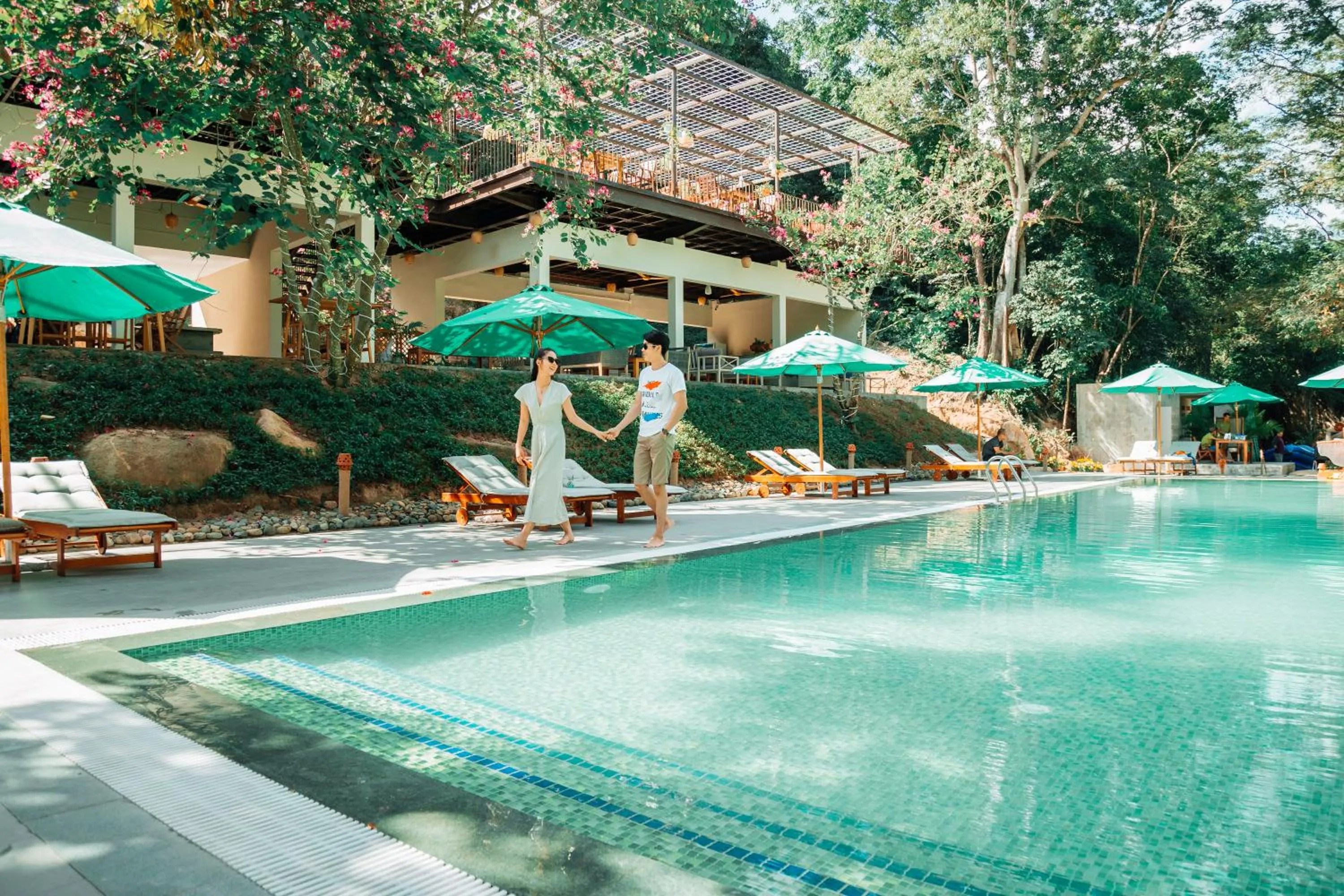 Swimming pool in BaHo Eco Beat