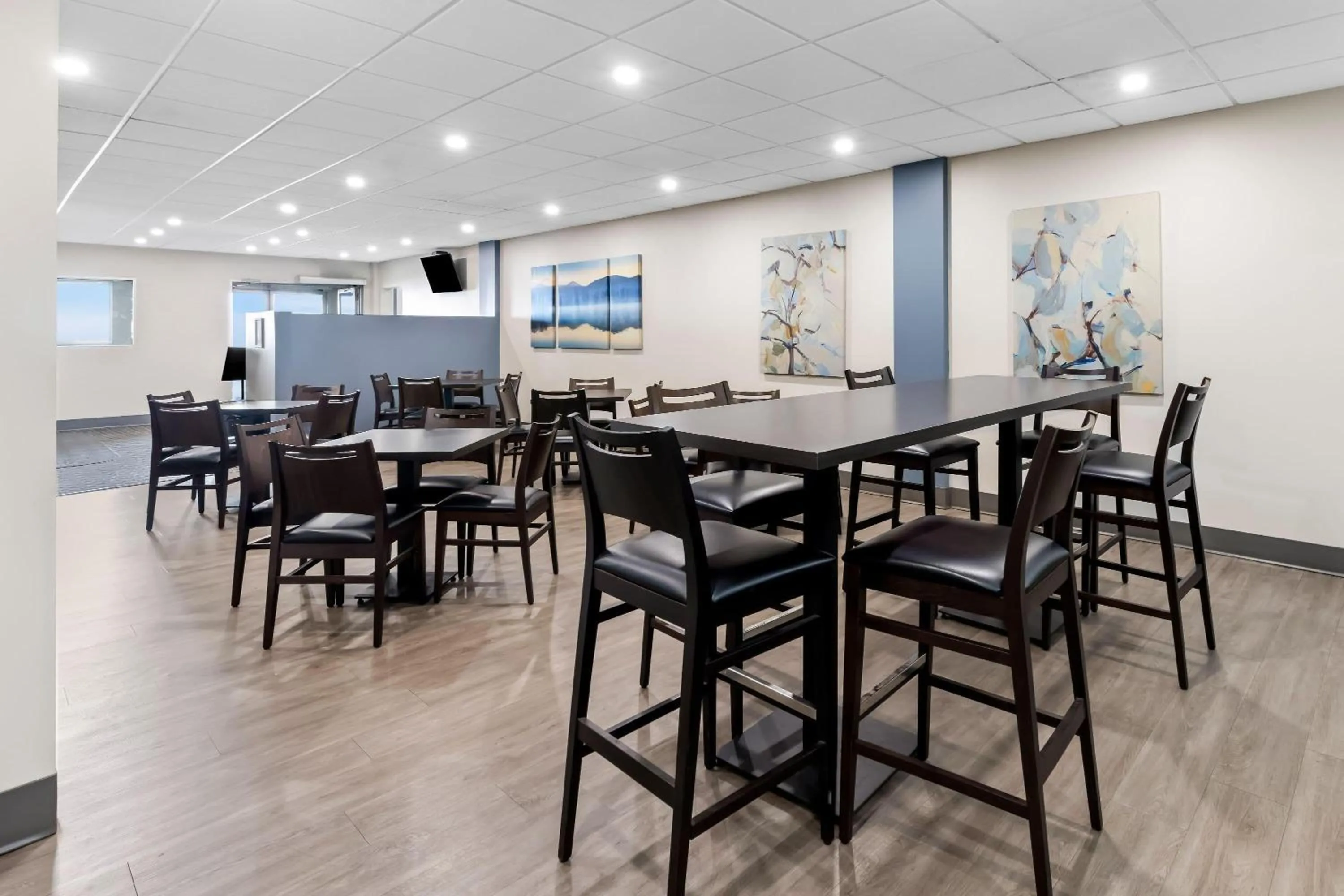 Restaurant/places to eat in Howard Johnson by Wyndham Thunder Bay