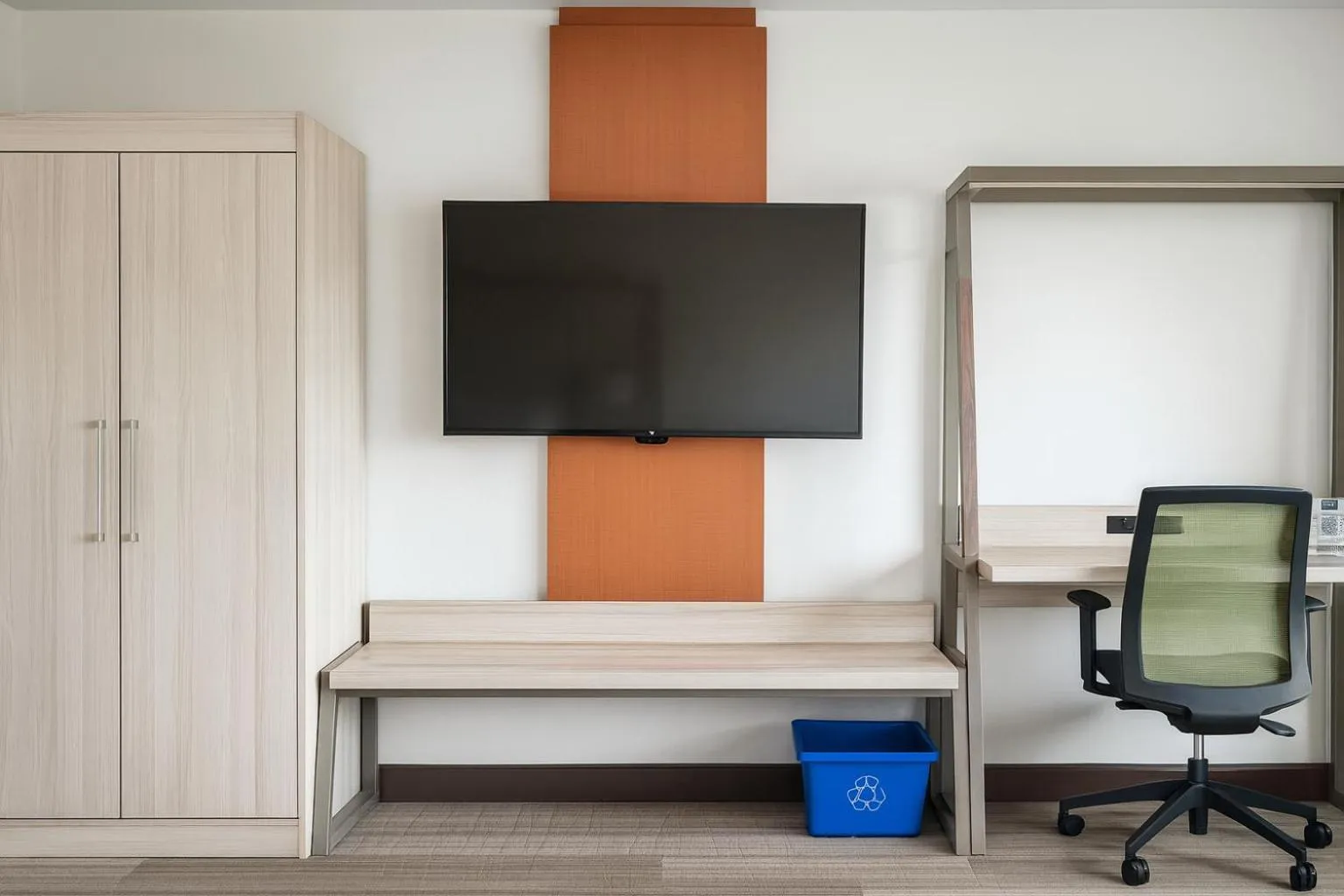 TV and multimedia in Holiday Inn Express & Suites Halifax - Bedford by IHG