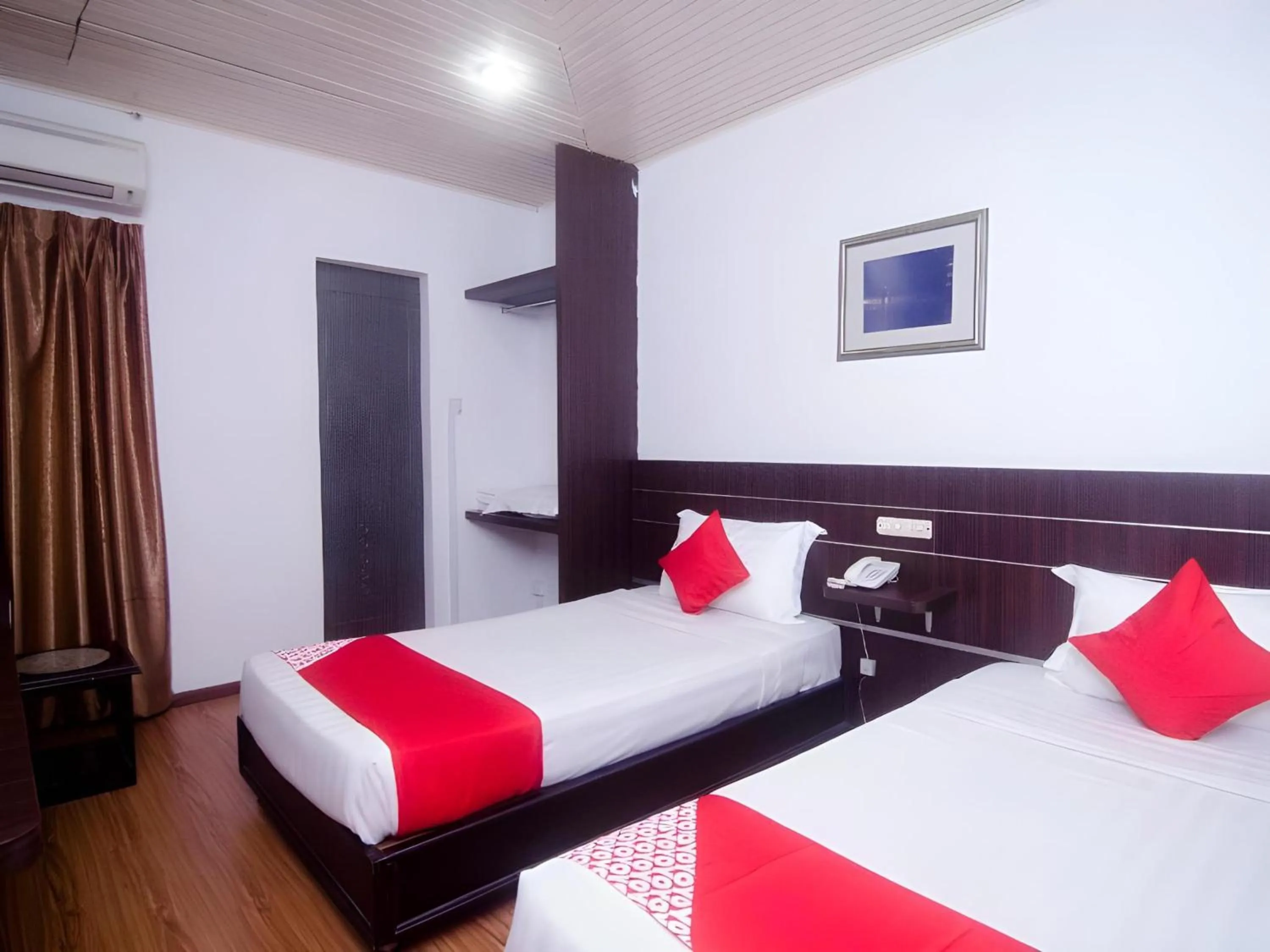 Bedroom, Bed in Hotel O Mayfair Hotel