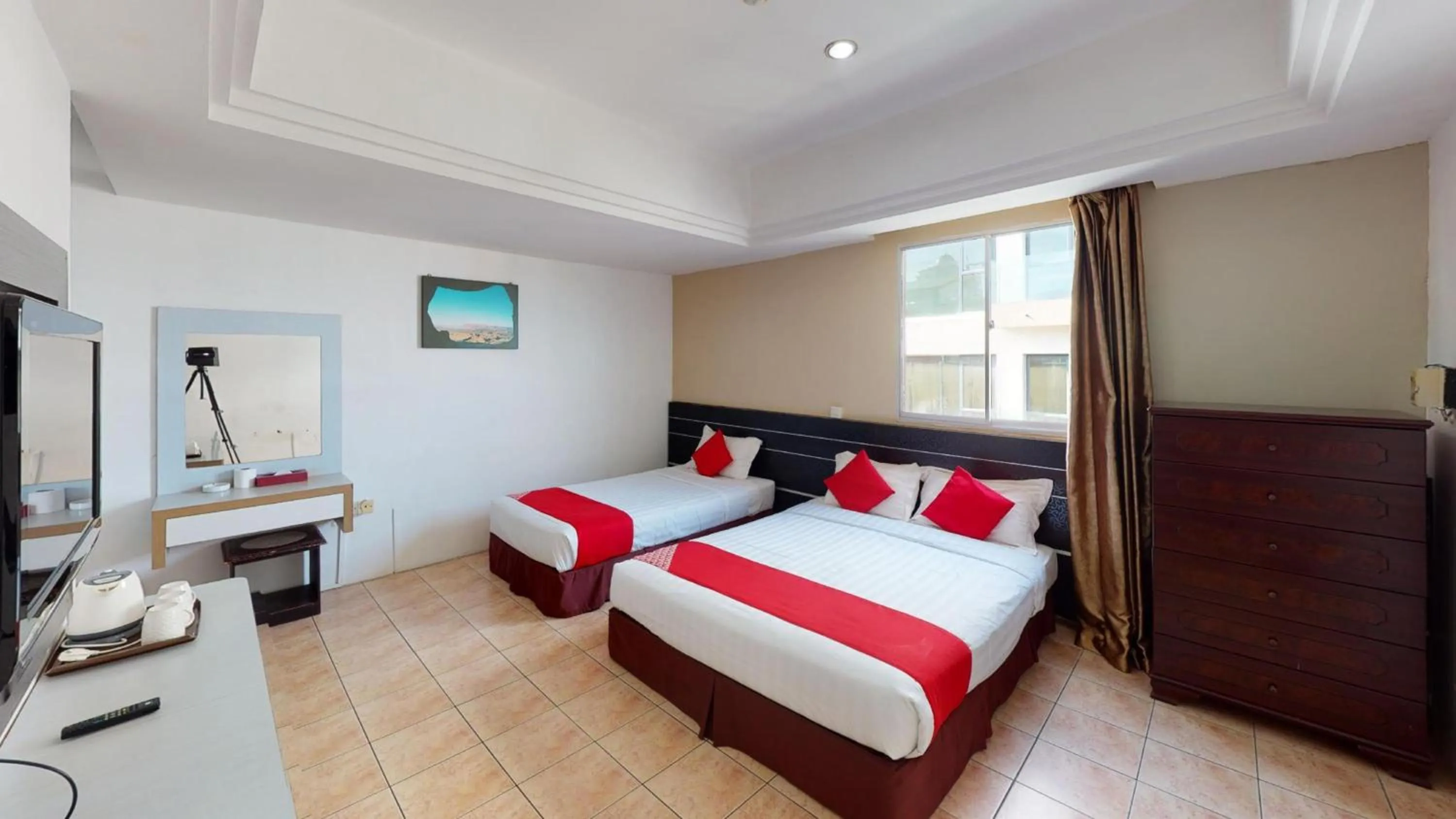 Photo of the whole room, Bed in Hotel O Mayfair Hotel