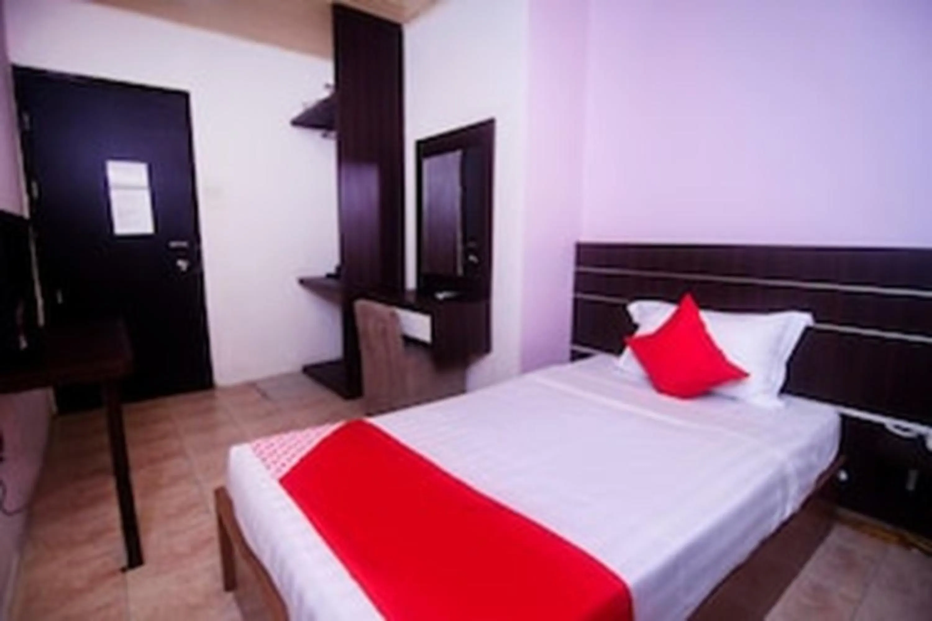 Photo of the whole room, Bed in Hotel O Mayfair Hotel