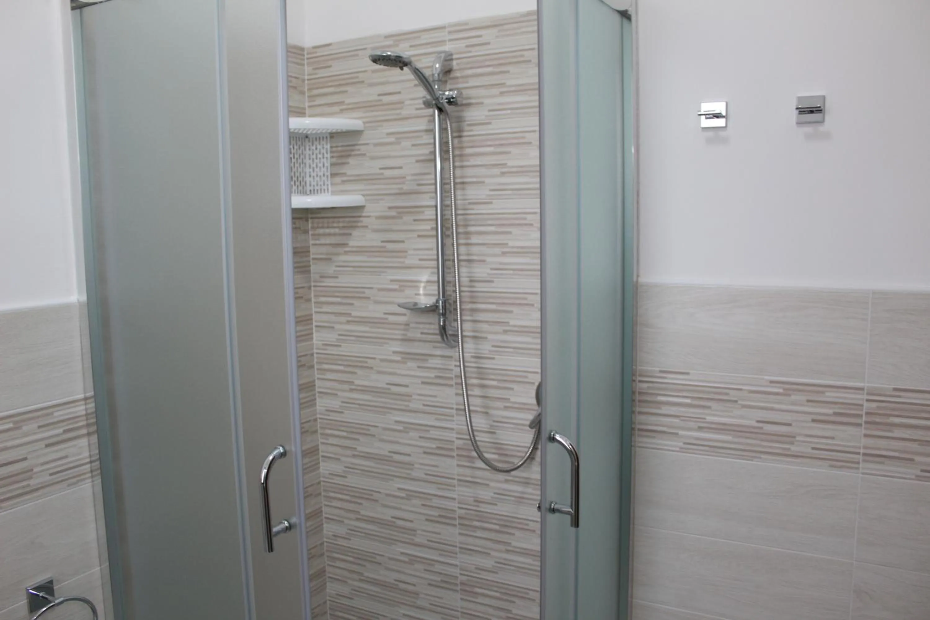 Shower in B&B Milena