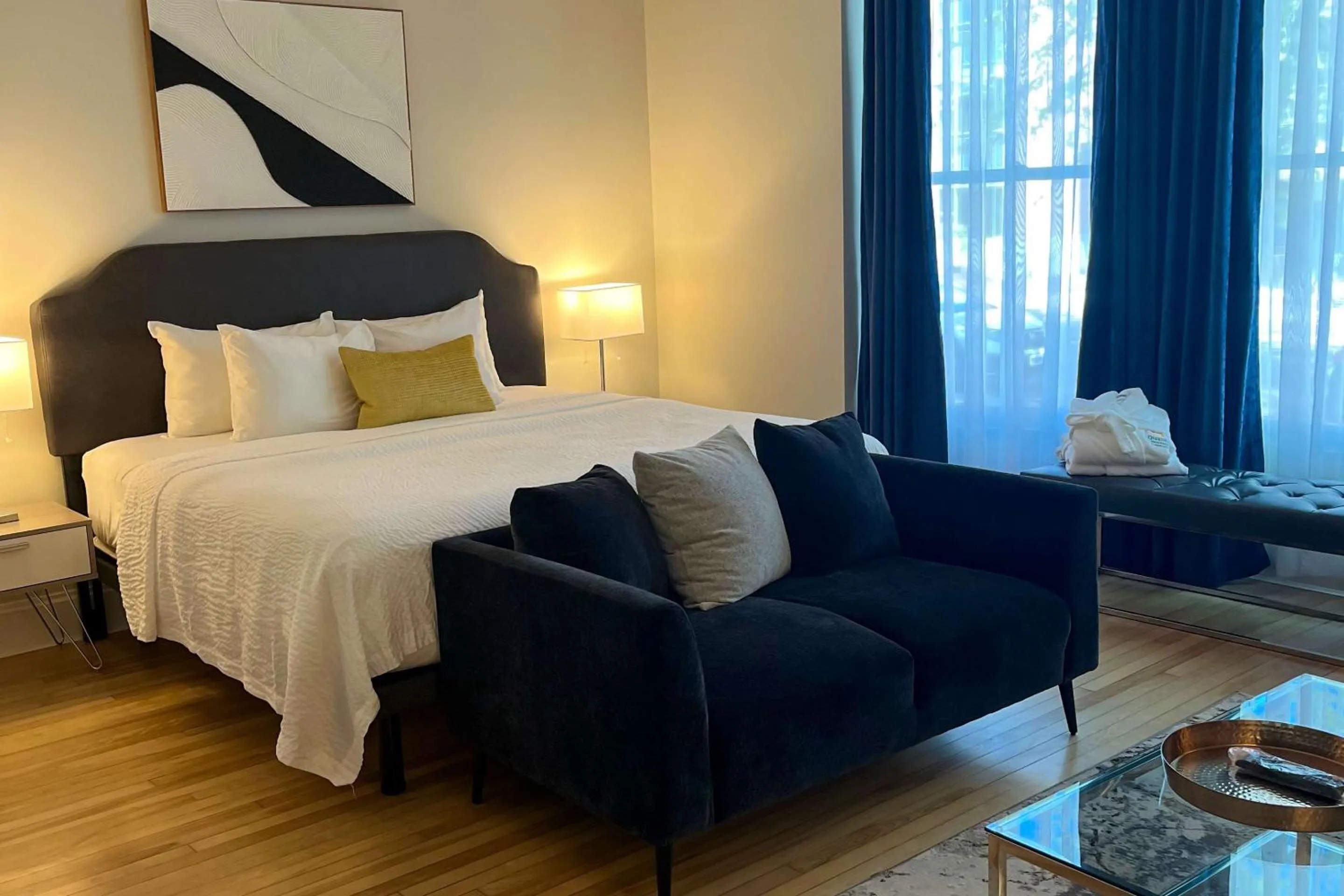 Bedroom, Bed in Quality Inn & Suites Downtown