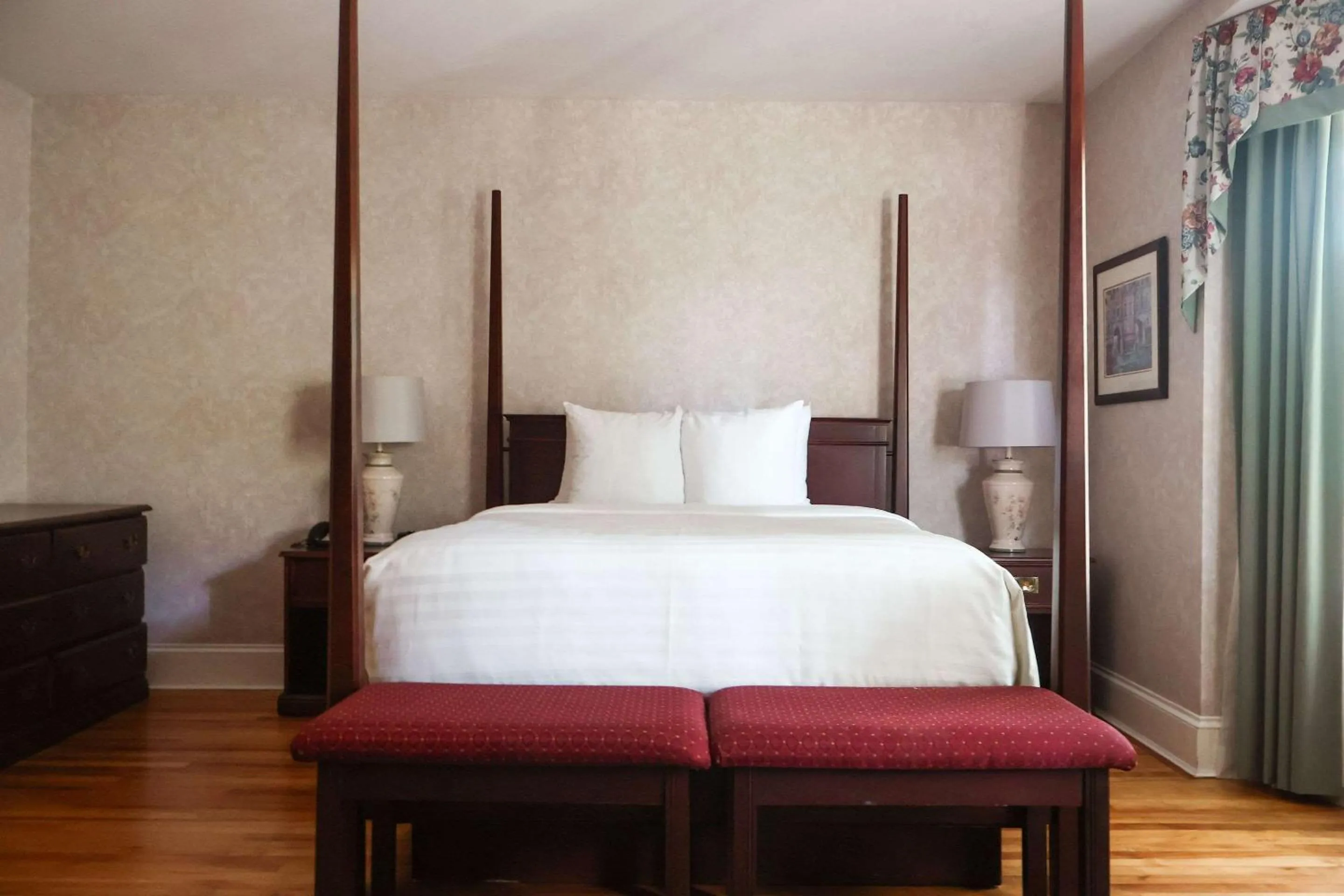 Bedroom, Bed in Quality Inn & Suites Downtown