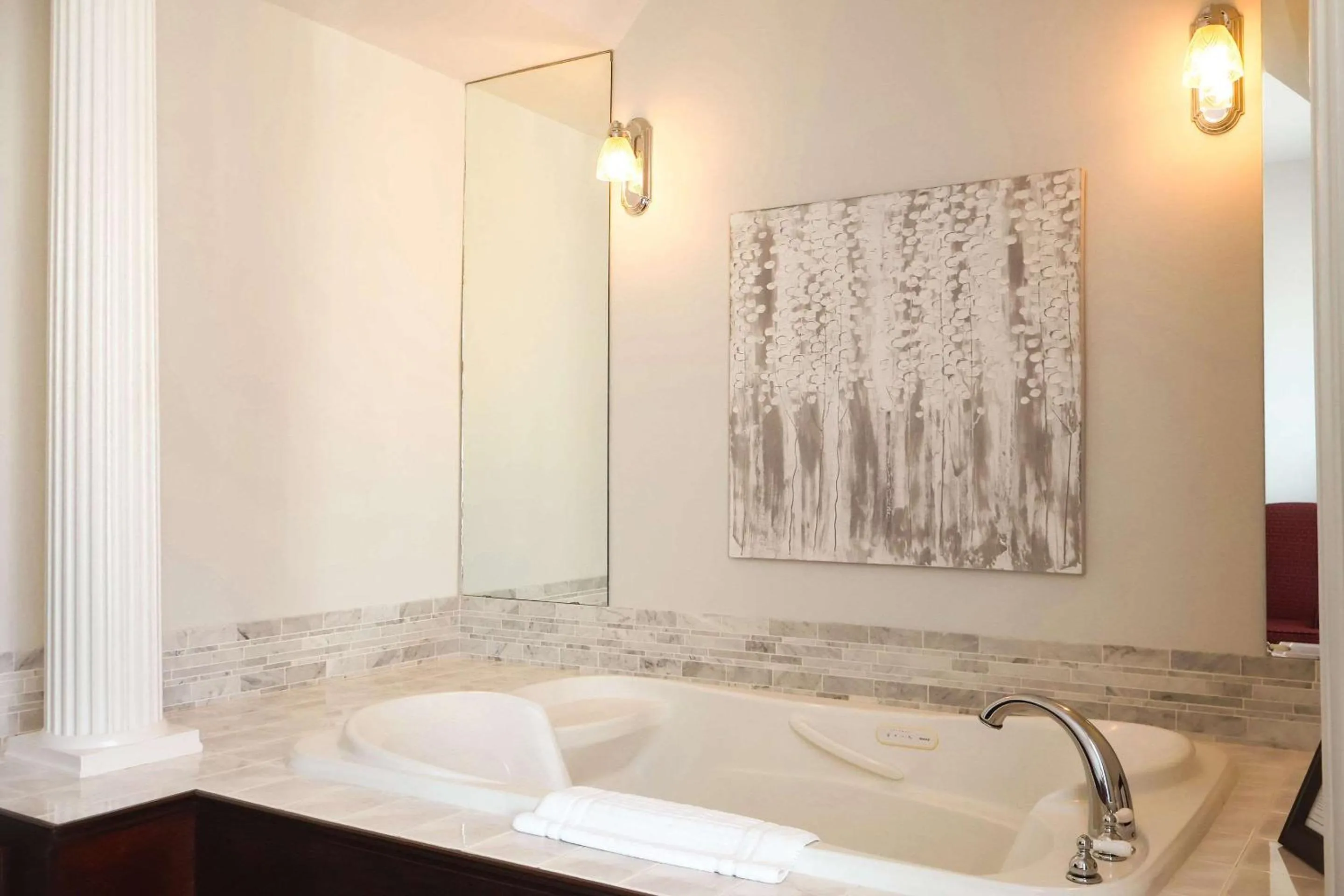 Bedroom in Quality Inn & Suites Downtown