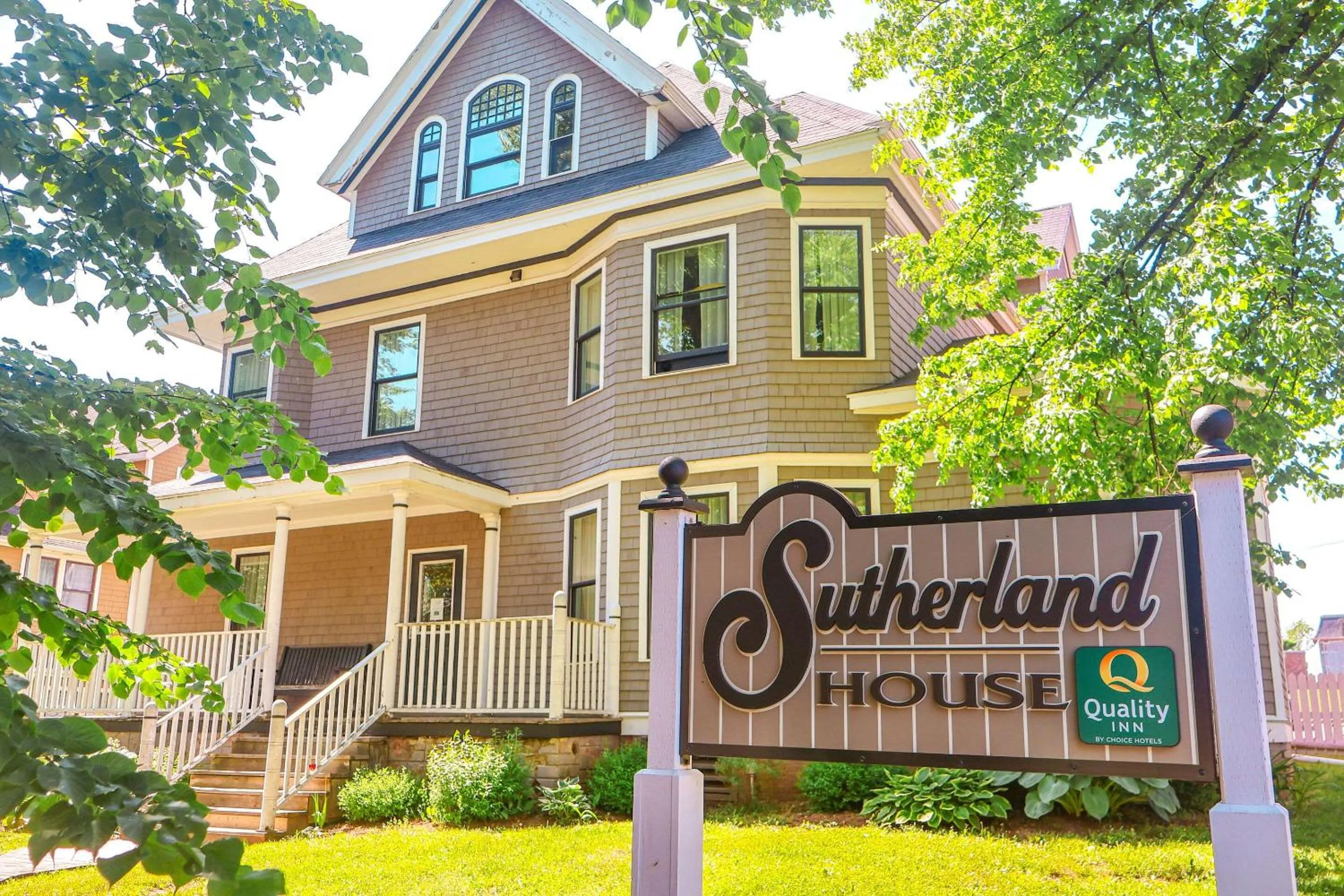 Property building in Quality Inn & Suites Downtown