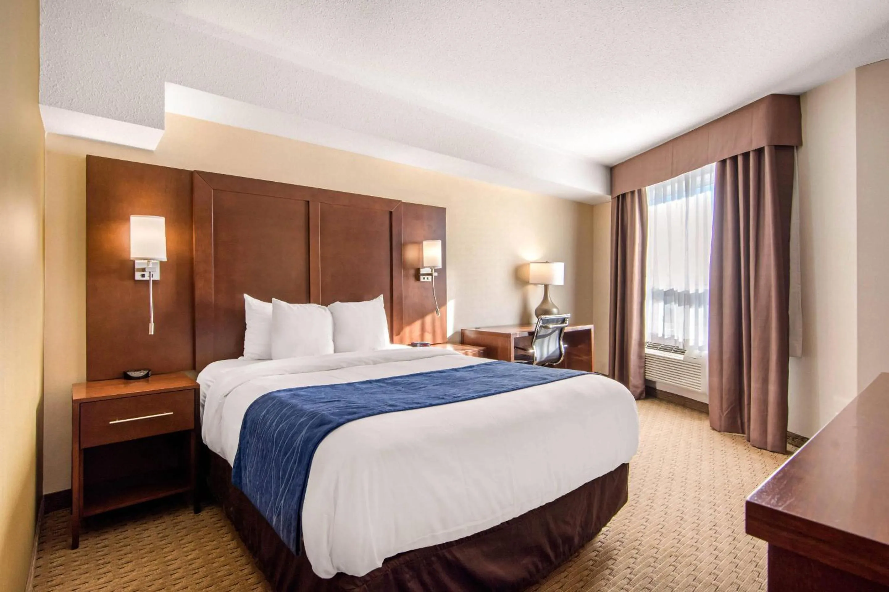 Bedroom, Bed in Comfort Inn & Suites