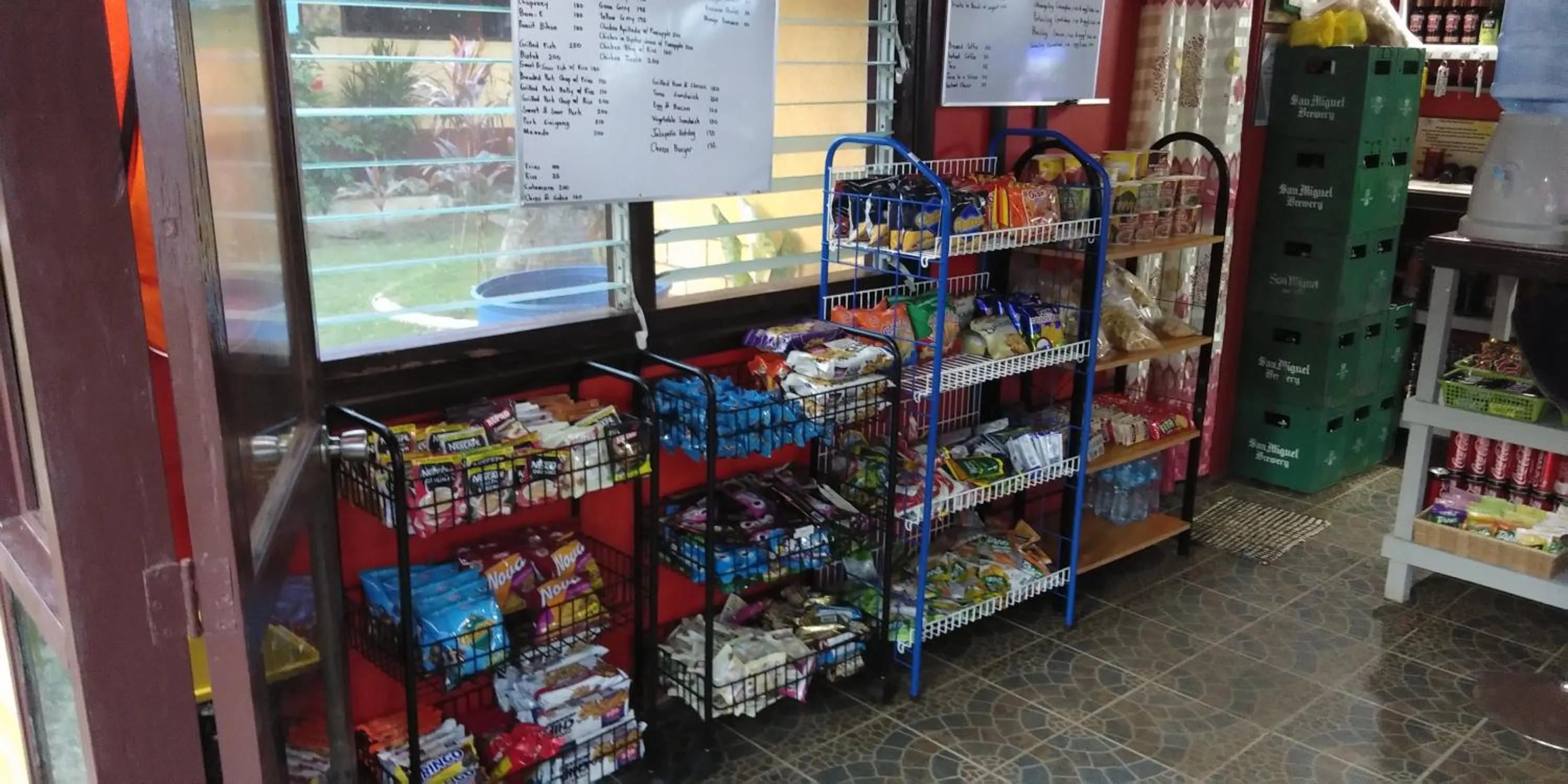 On-site shops in Anda Poseidon’s Beach Resort