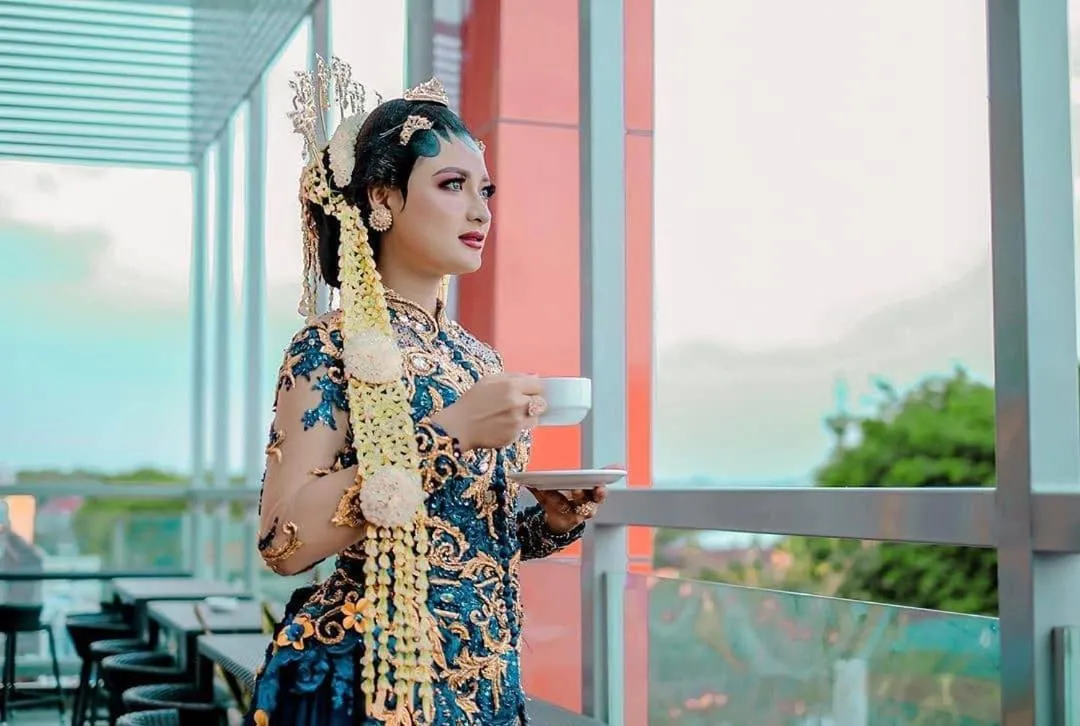 Restaurant/places to eat in Front One Hotel Tulungagung