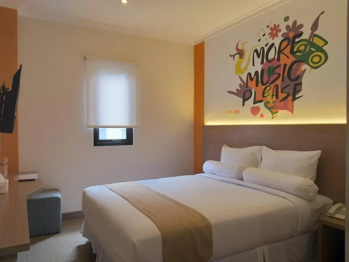 Deluxe Double Room in Front One Hotel Tulungagung Deluxe Double Room in Front One Hotel Tulungagung