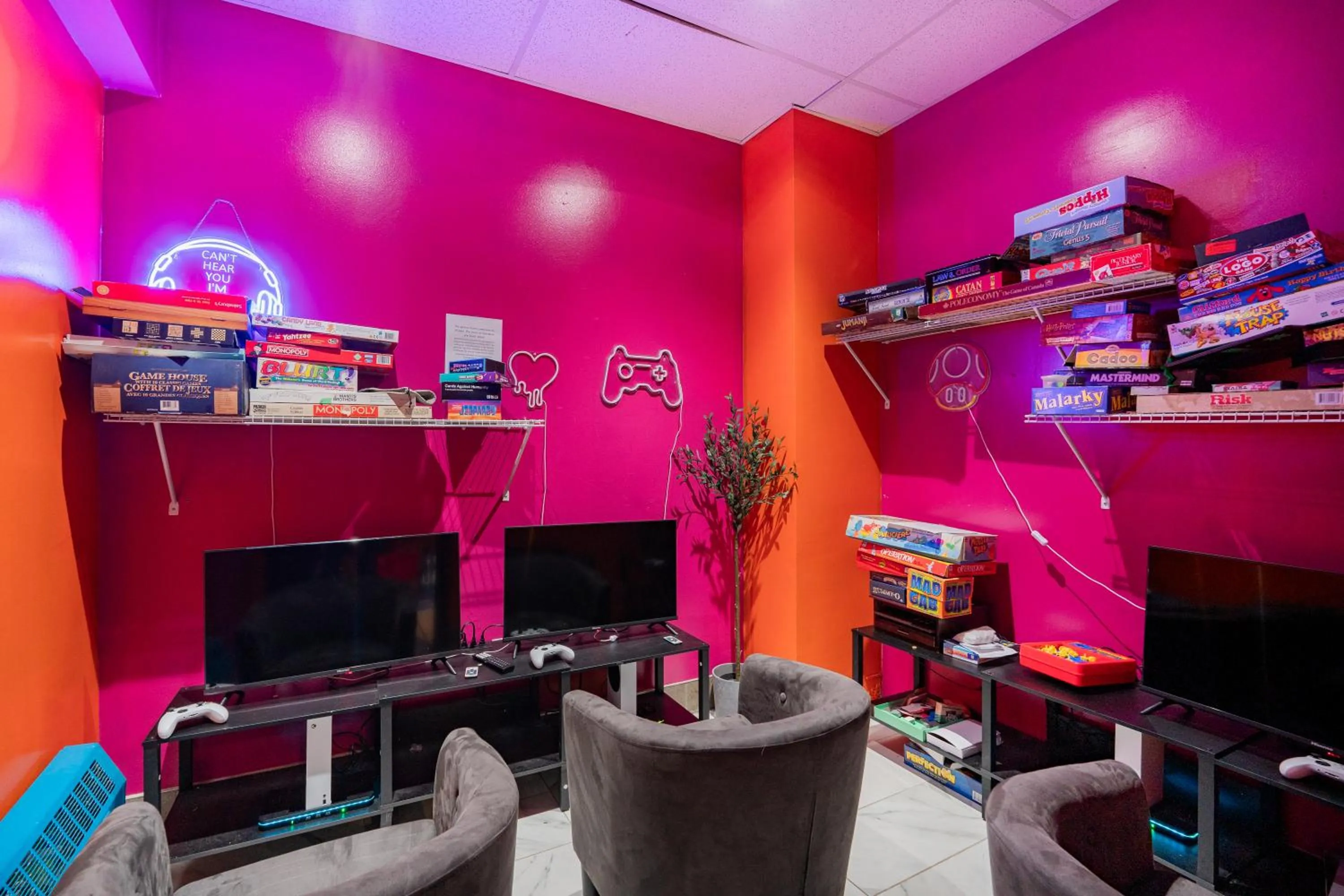 Restaurant/places to eat in HFX Airport Hotel