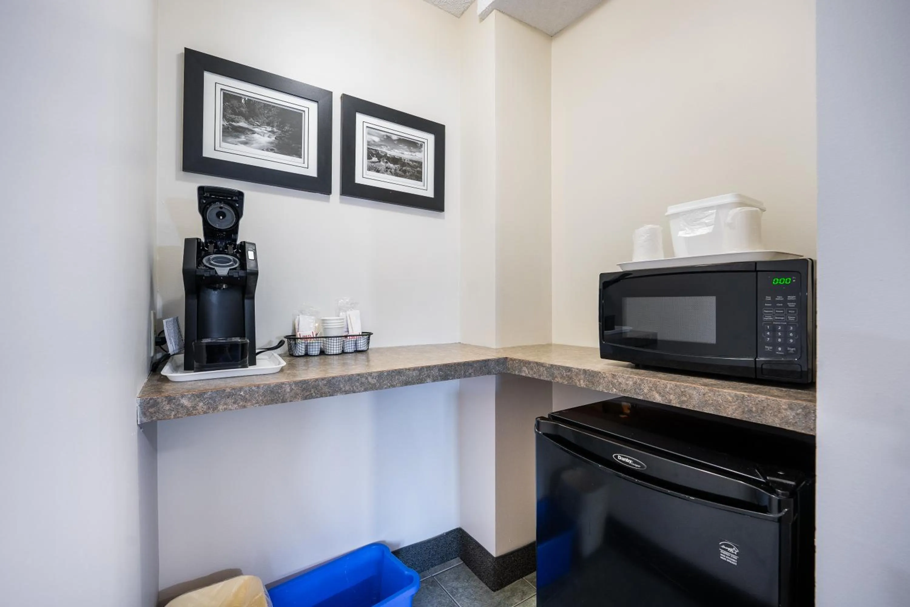 Coffee/tea facilities in HFX Airport Hotel