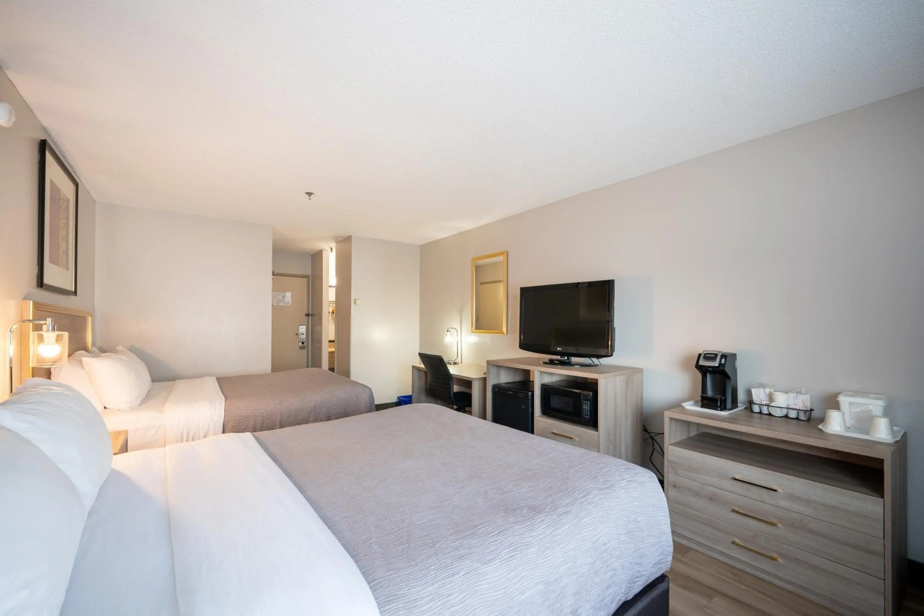 Bedroom, Bed in HFX Airport Hotel