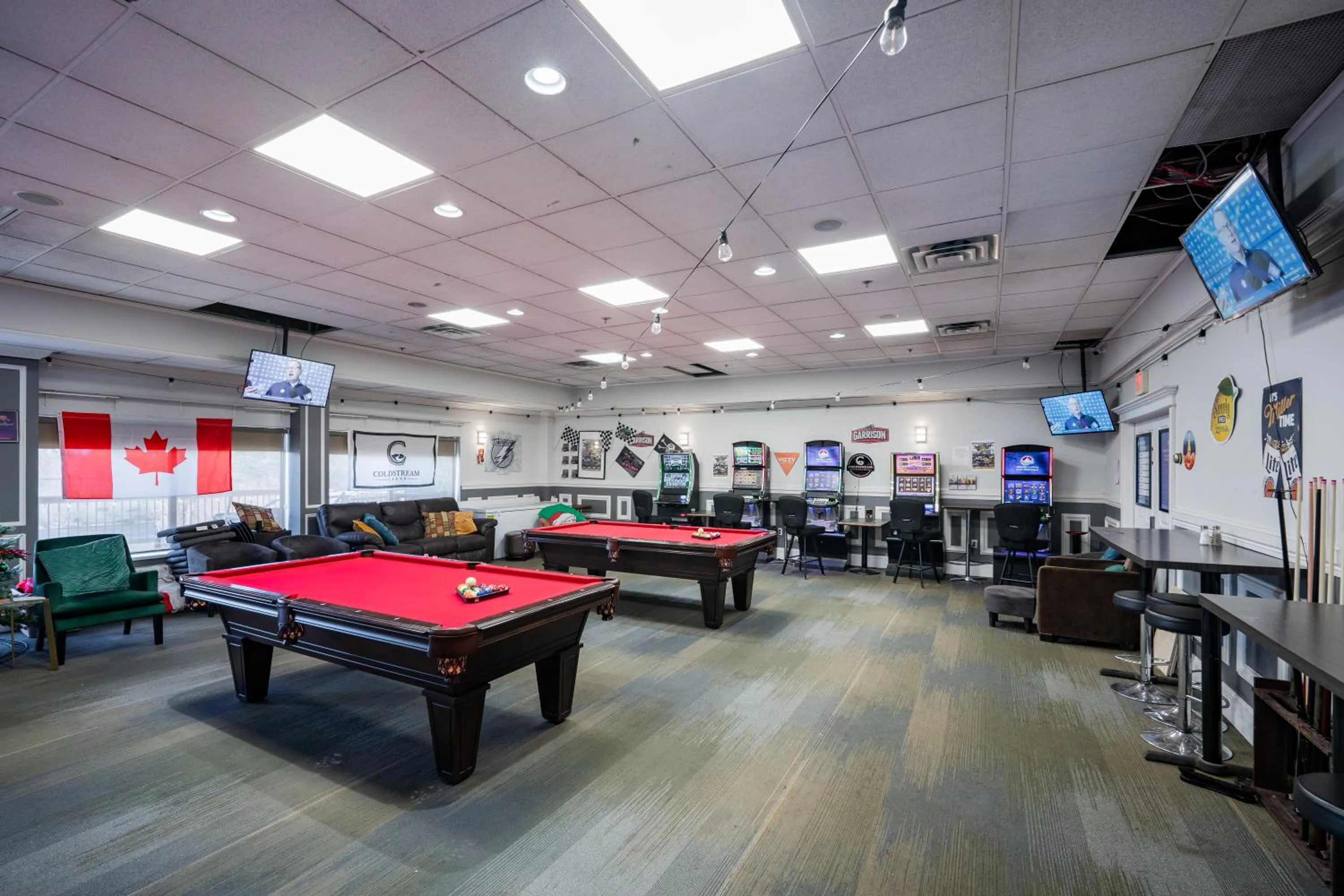 Restaurant/places to eat in HFX Airport Hotel