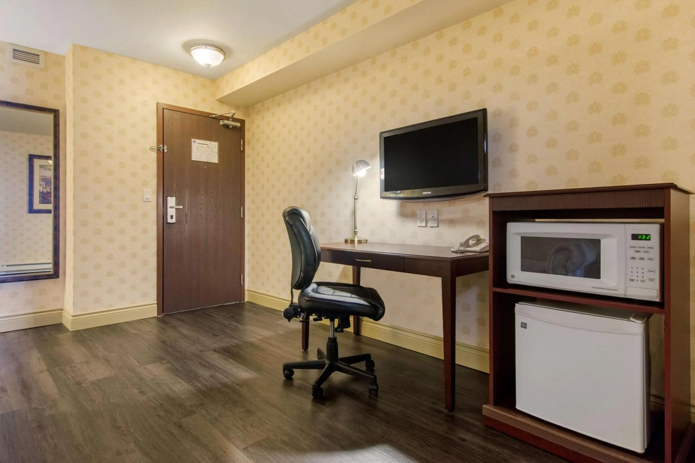 Photo of the whole room in Comfort Inn & Suites